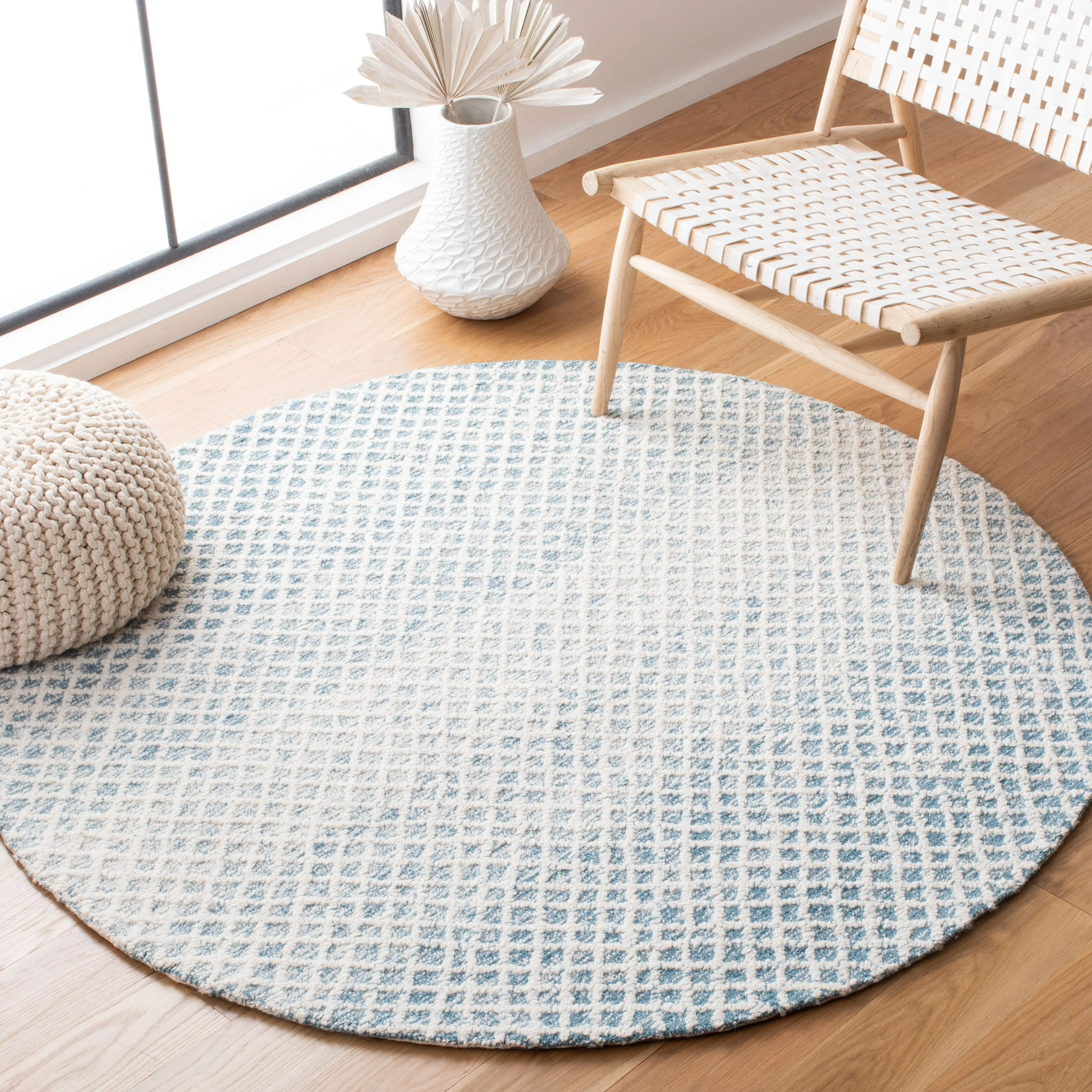 SAFAVIEH Handmade Micro-Loop Louwra Wool Rug