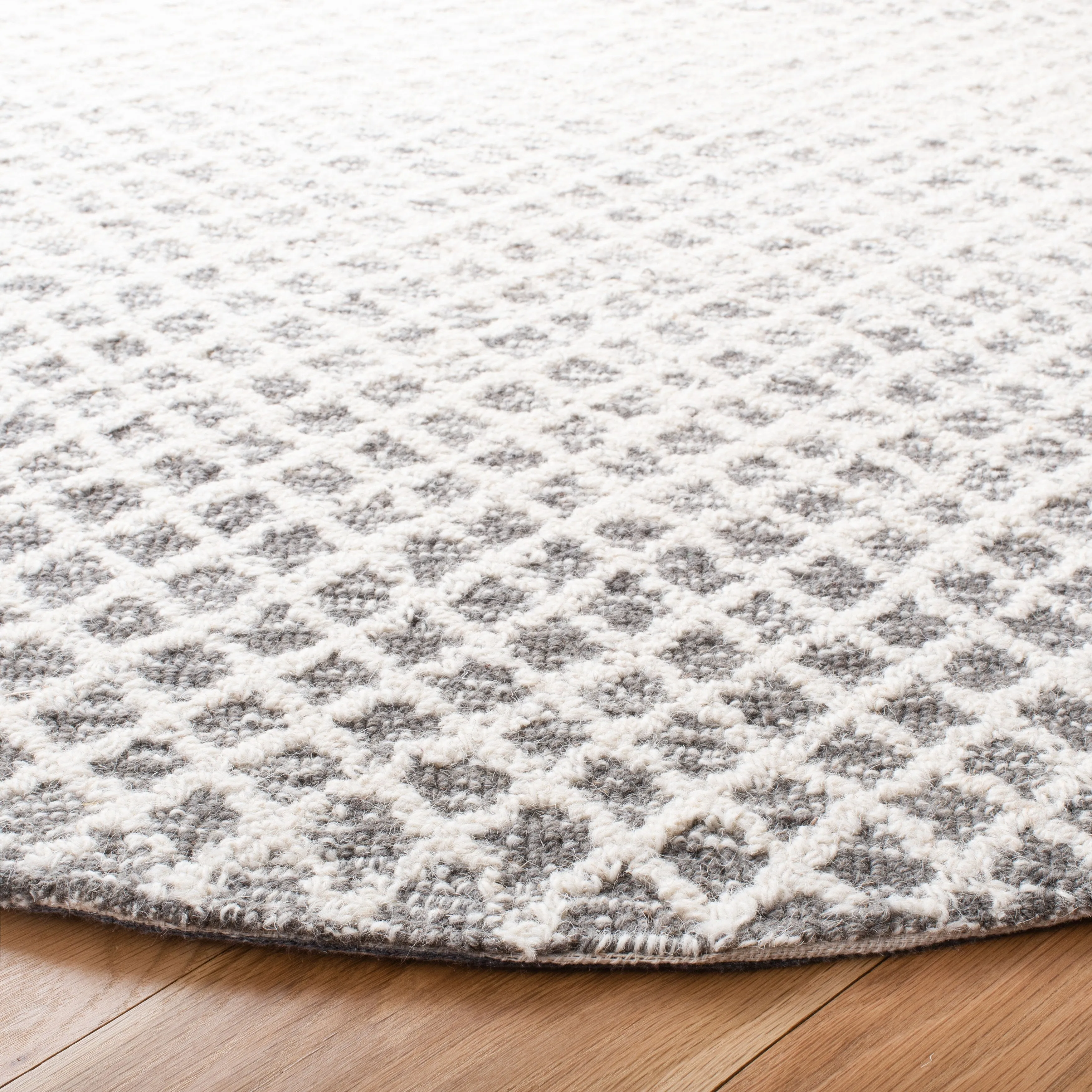 SAFAVIEH Handmade Micro-Loop Louwra Wool Rug