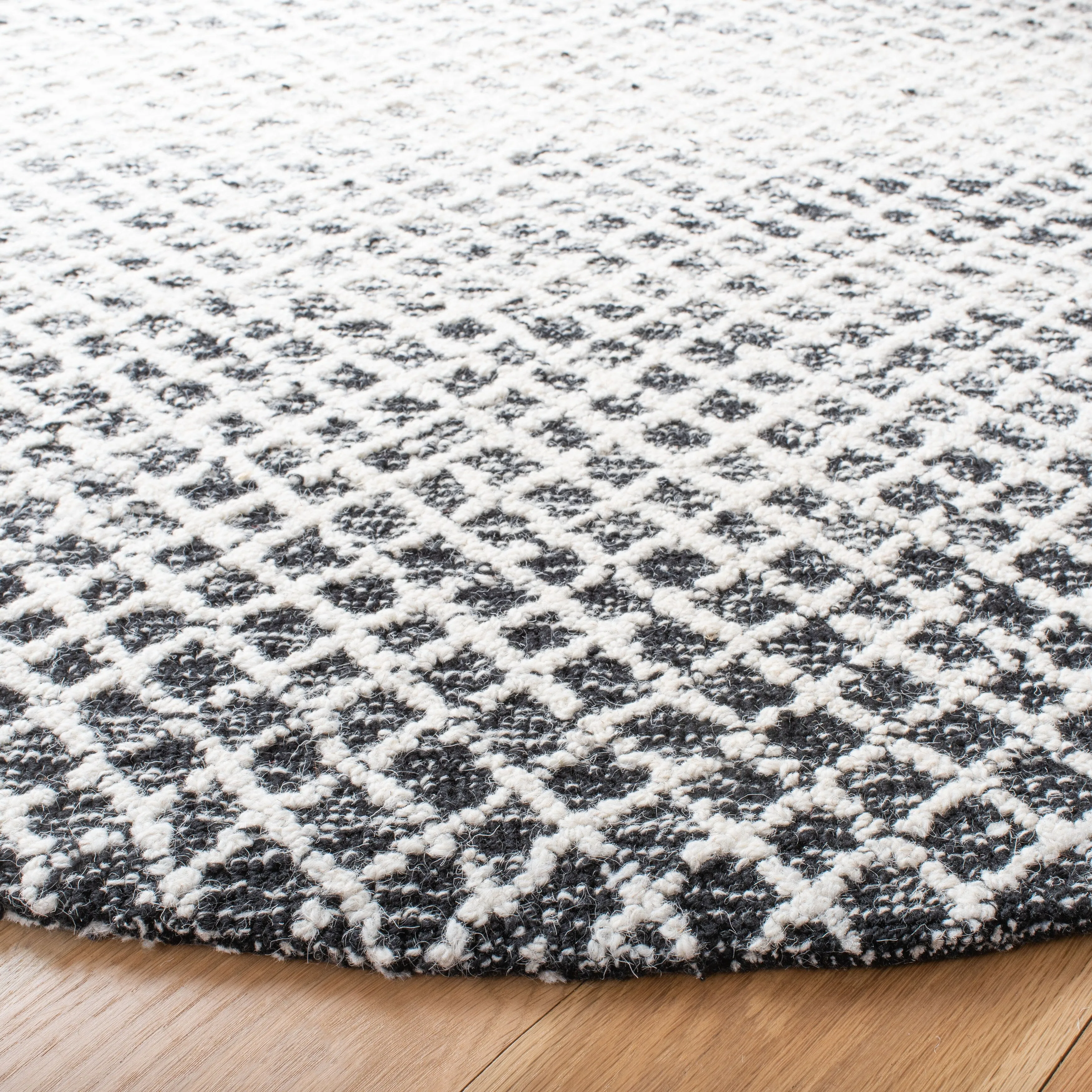 SAFAVIEH Handmade Micro-Loop Louwra Wool Rug