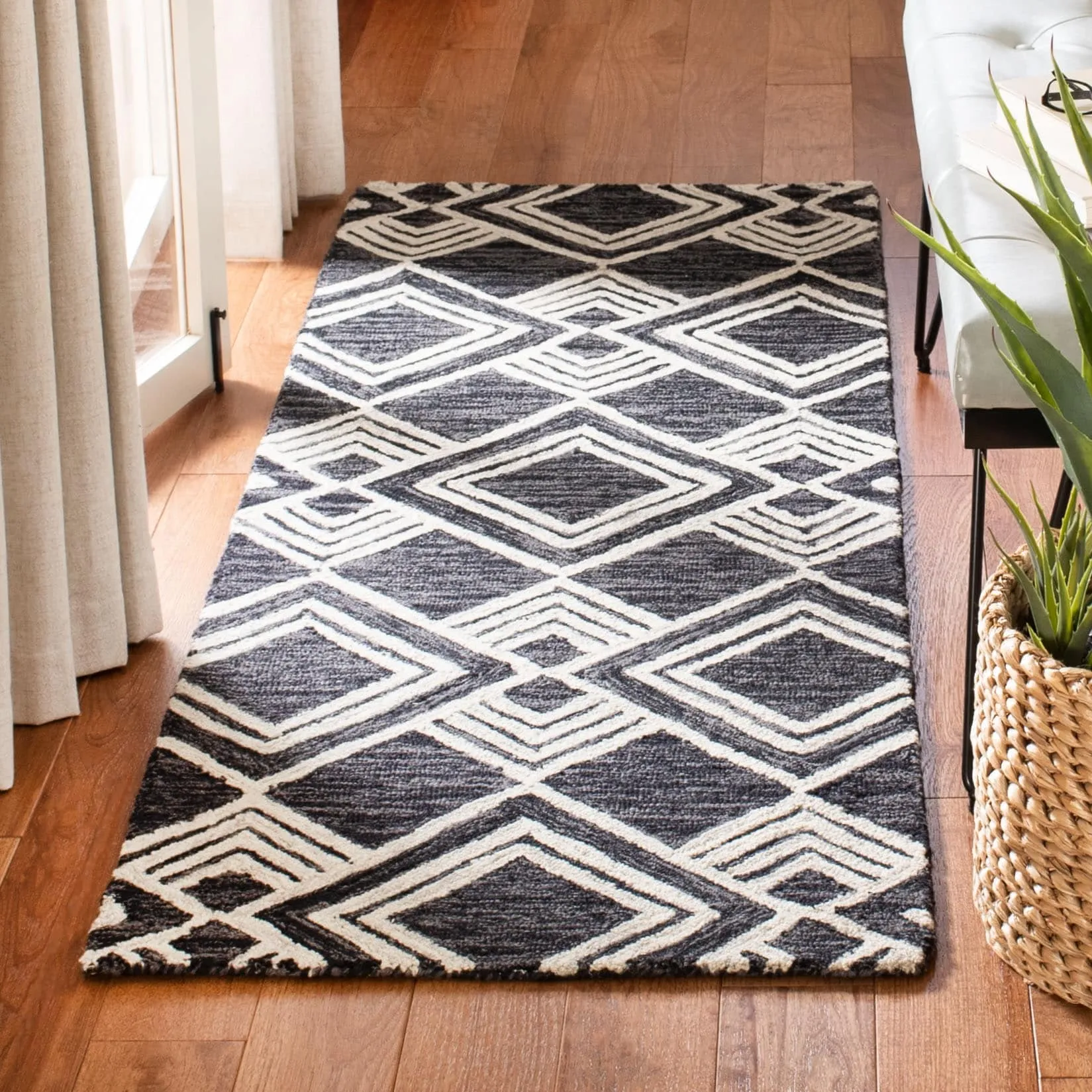 SAFAVIEH Handmade Micro-Loop Sevcan Moroccan Wool Rug