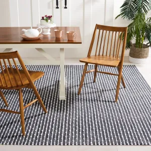 SAFAVIEH Handmade Montauk Millie Casual Rug