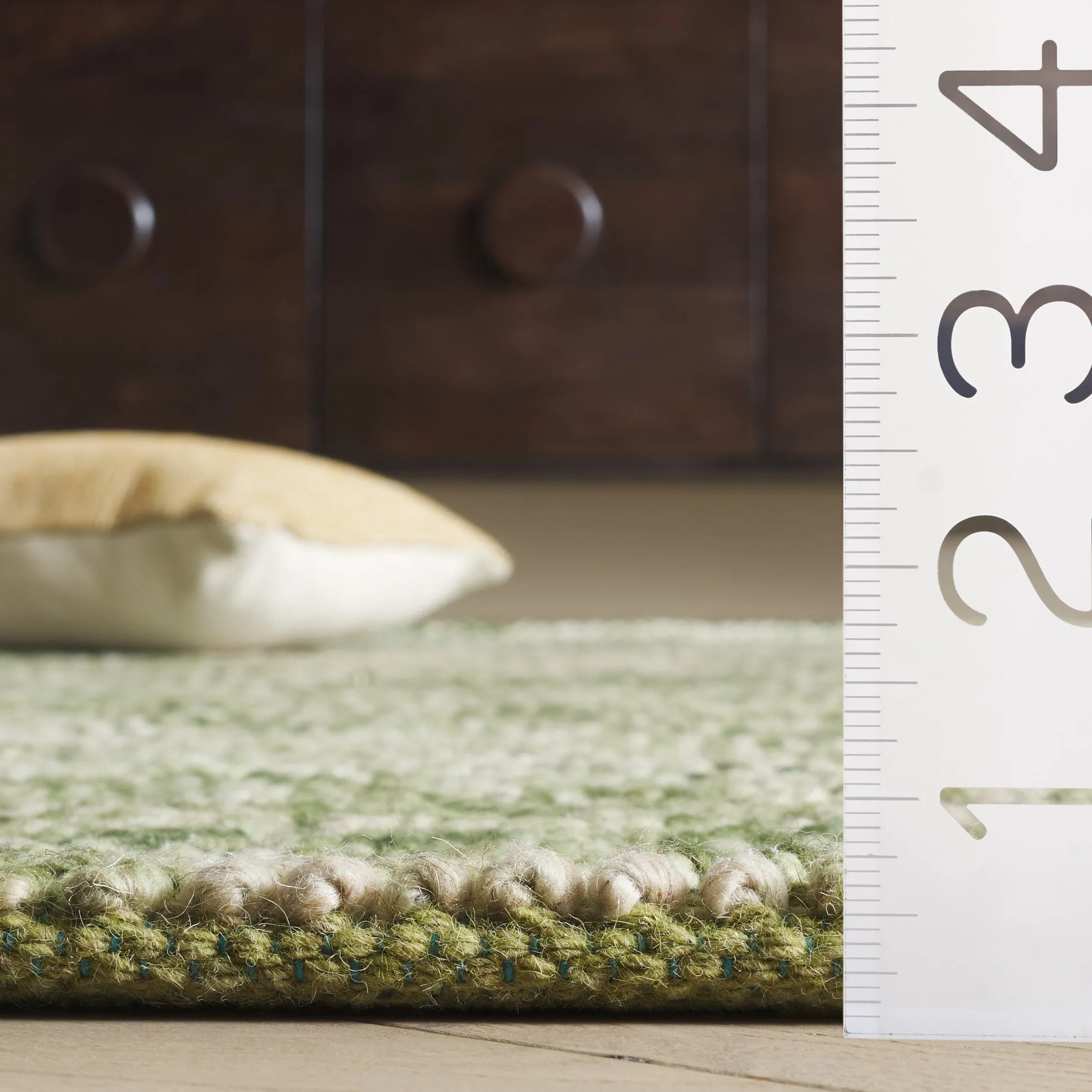 SAFAVIEH Handmade Natura Maayan New Zealand Wool Rug
