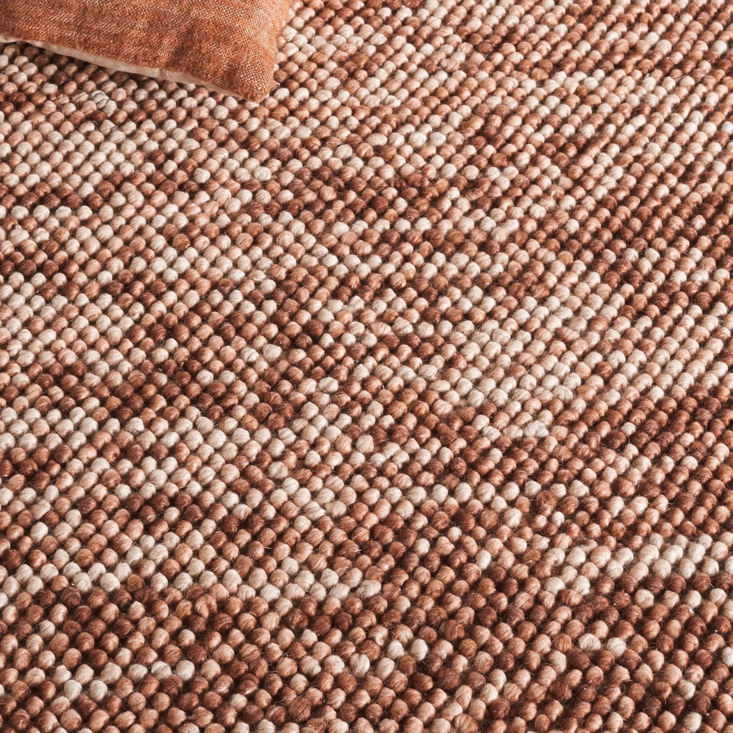 SAFAVIEH Handmade Natura Maayan New Zealand Wool Rug