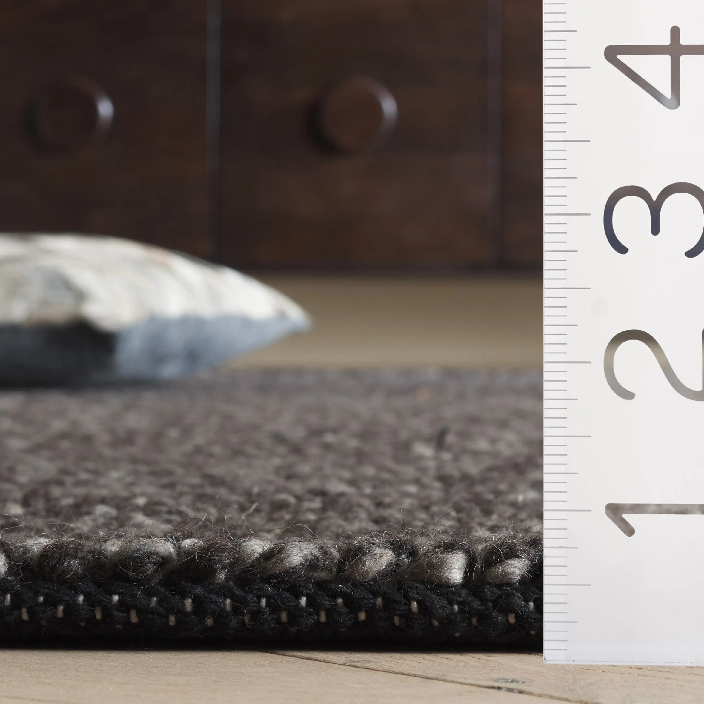 SAFAVIEH Handmade Natura Maayan New Zealand Wool Rug