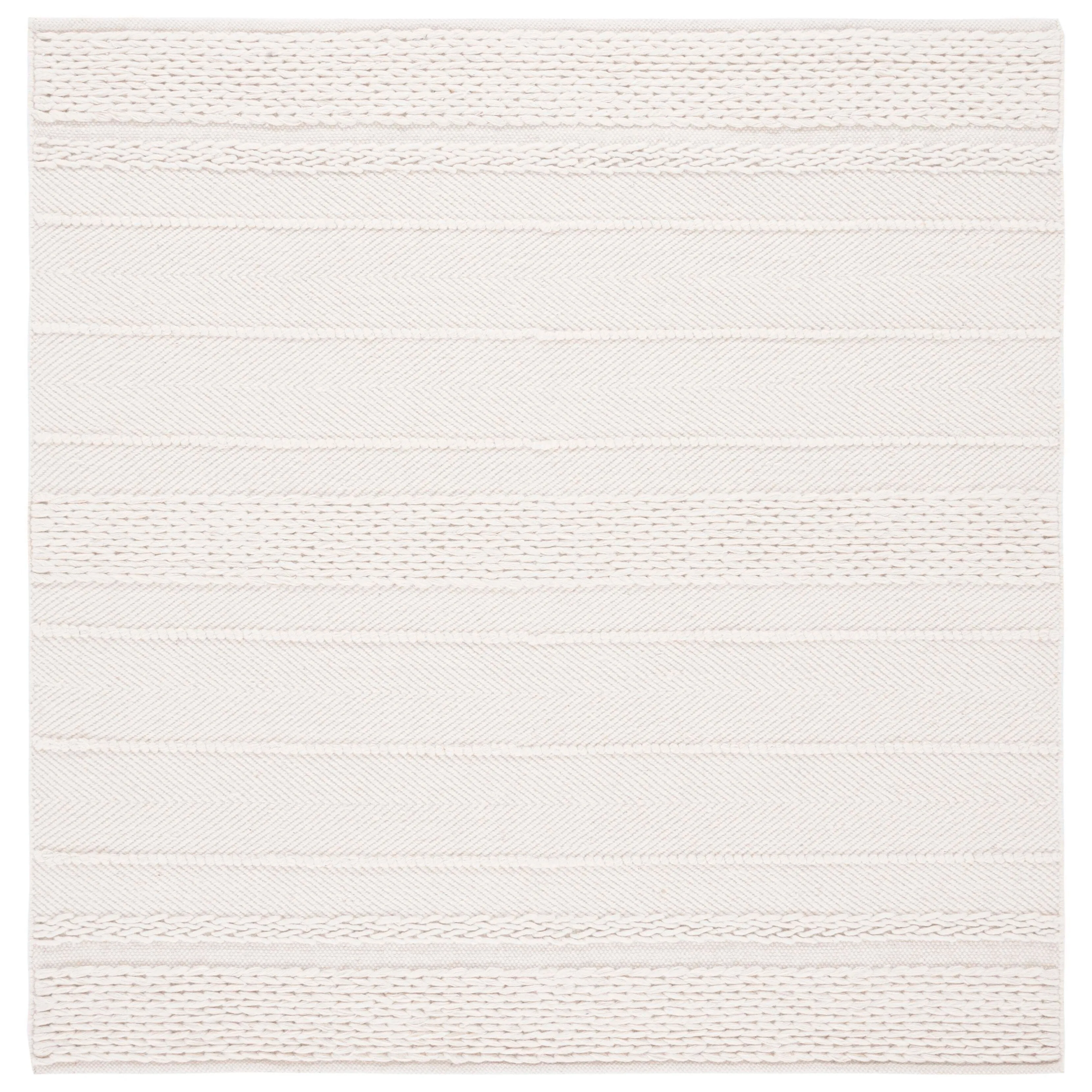 SAFAVIEH Handmade Natura Savelina Wool Rug