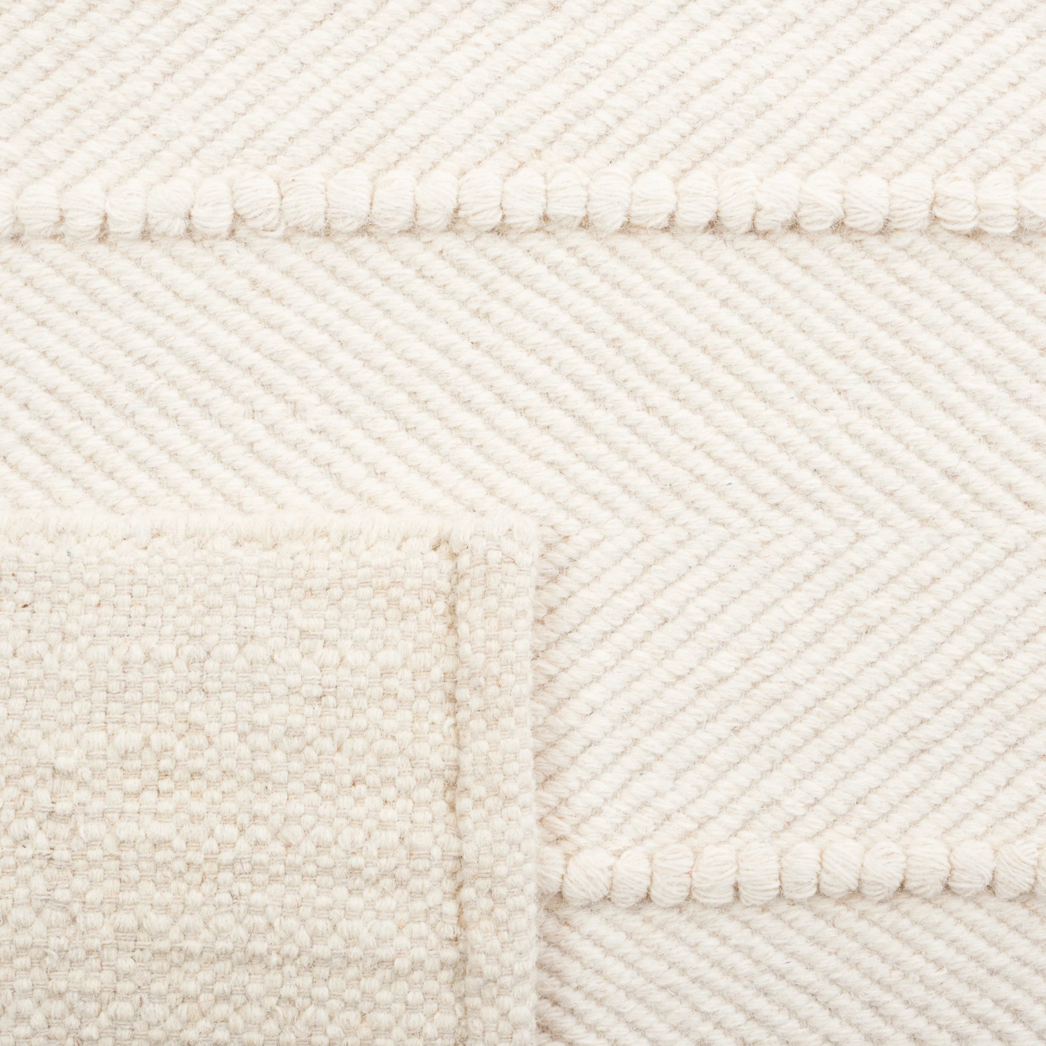 SAFAVIEH Handmade Natura Savelina Wool Rug