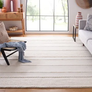SAFAVIEH Handmade Natura Savelina Wool Rug