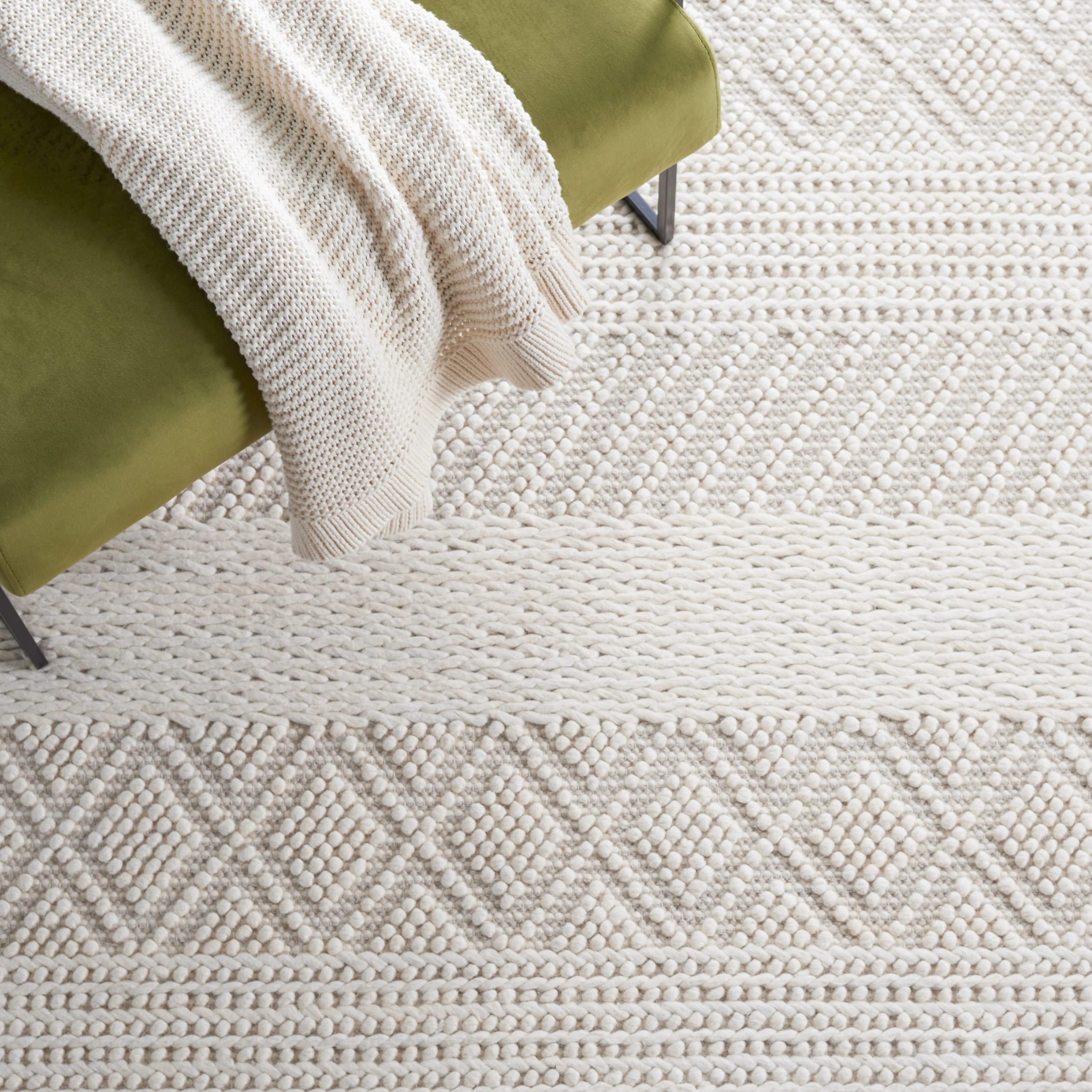 SAFAVIEH Handmade Natura Zehorit Wool Rug
