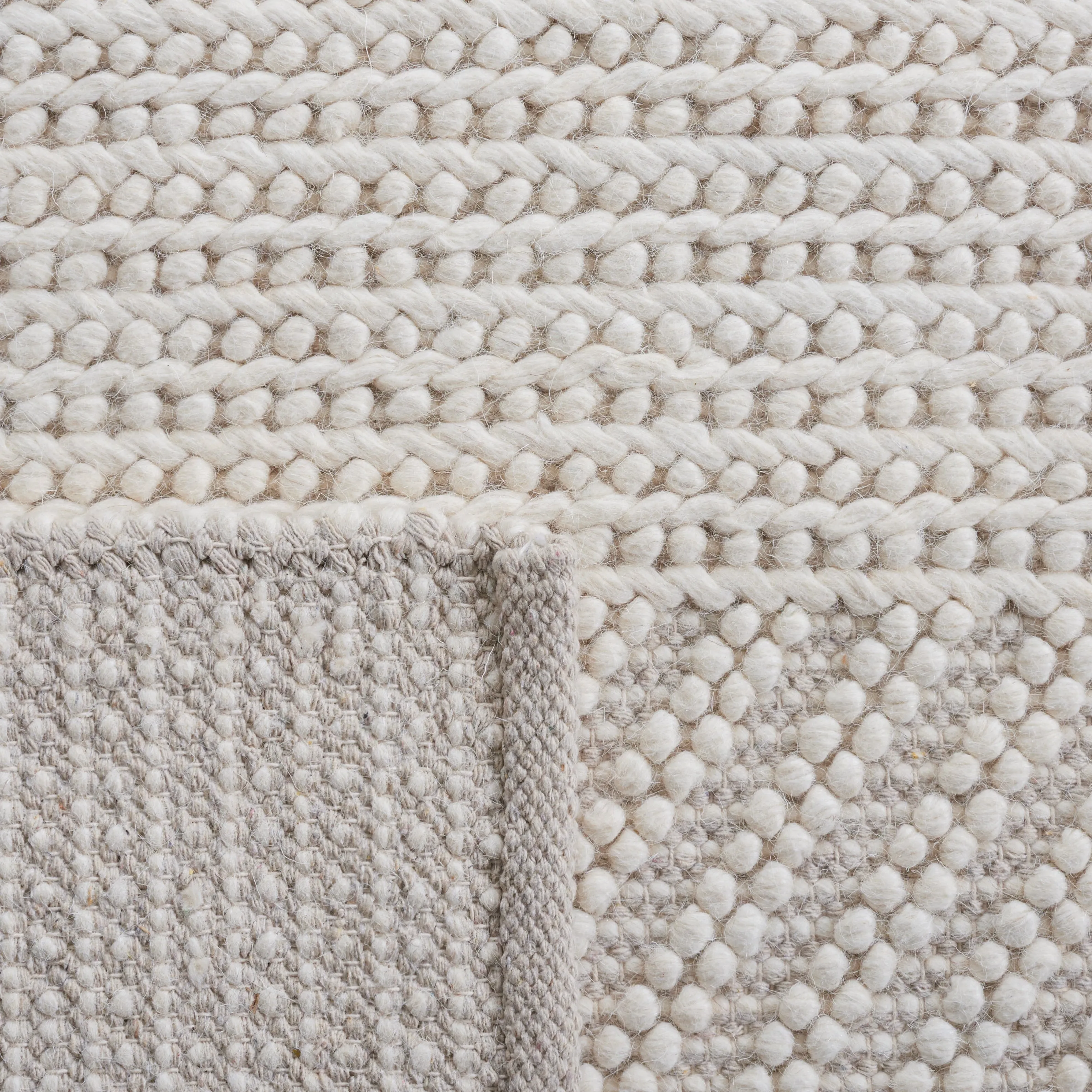 SAFAVIEH Handmade Natura Zehorit Wool Rug