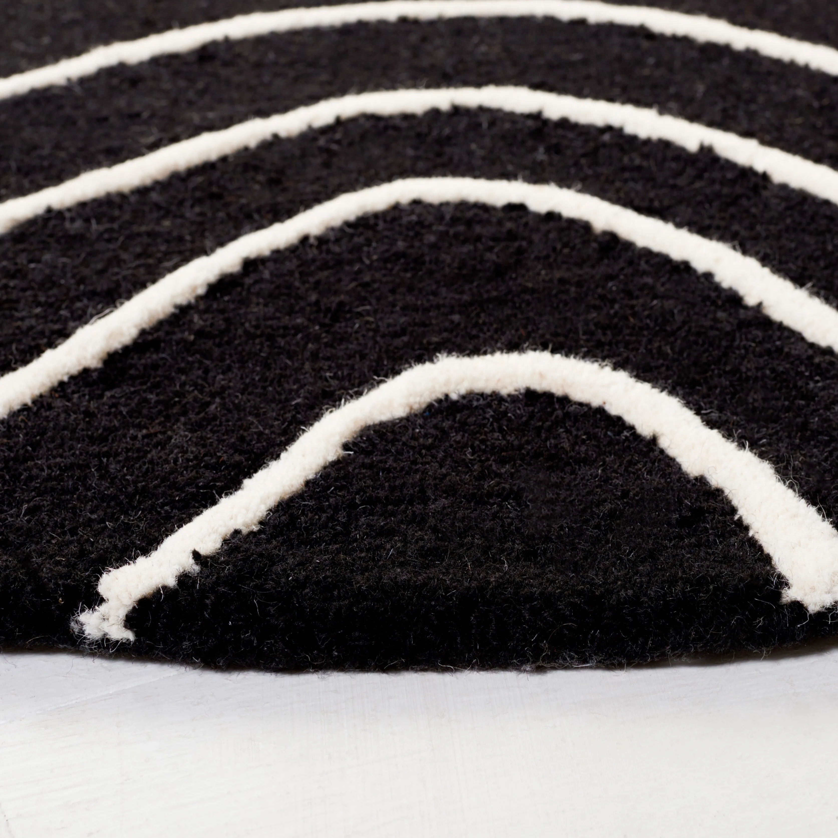 SAFAVIEH Handmade Rodeo Drive Abigayle Mid-Century Modern Wool Rug