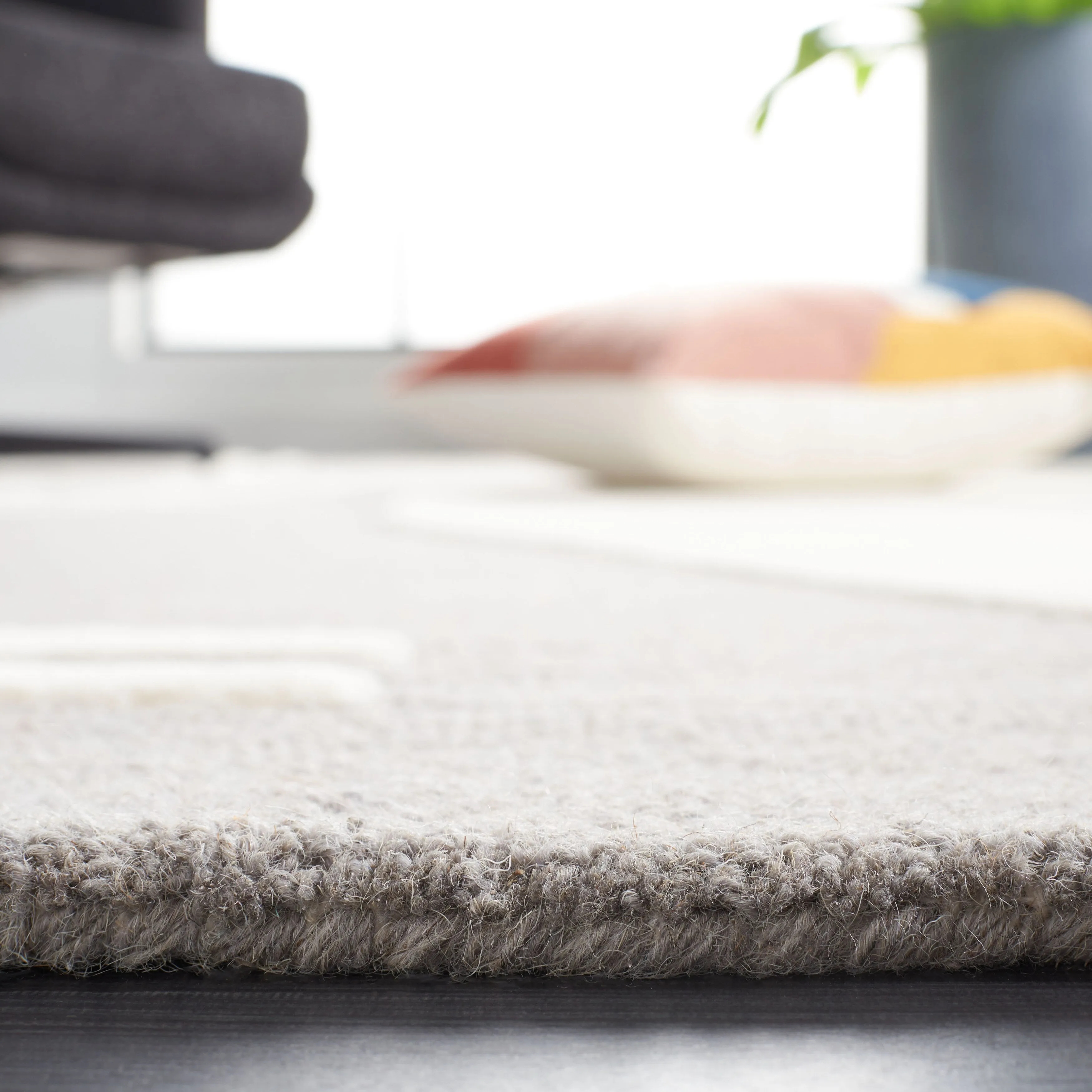 SAFAVIEH Handmade Rodeo Drive Abigayle Mid-Century Modern Wool Rug