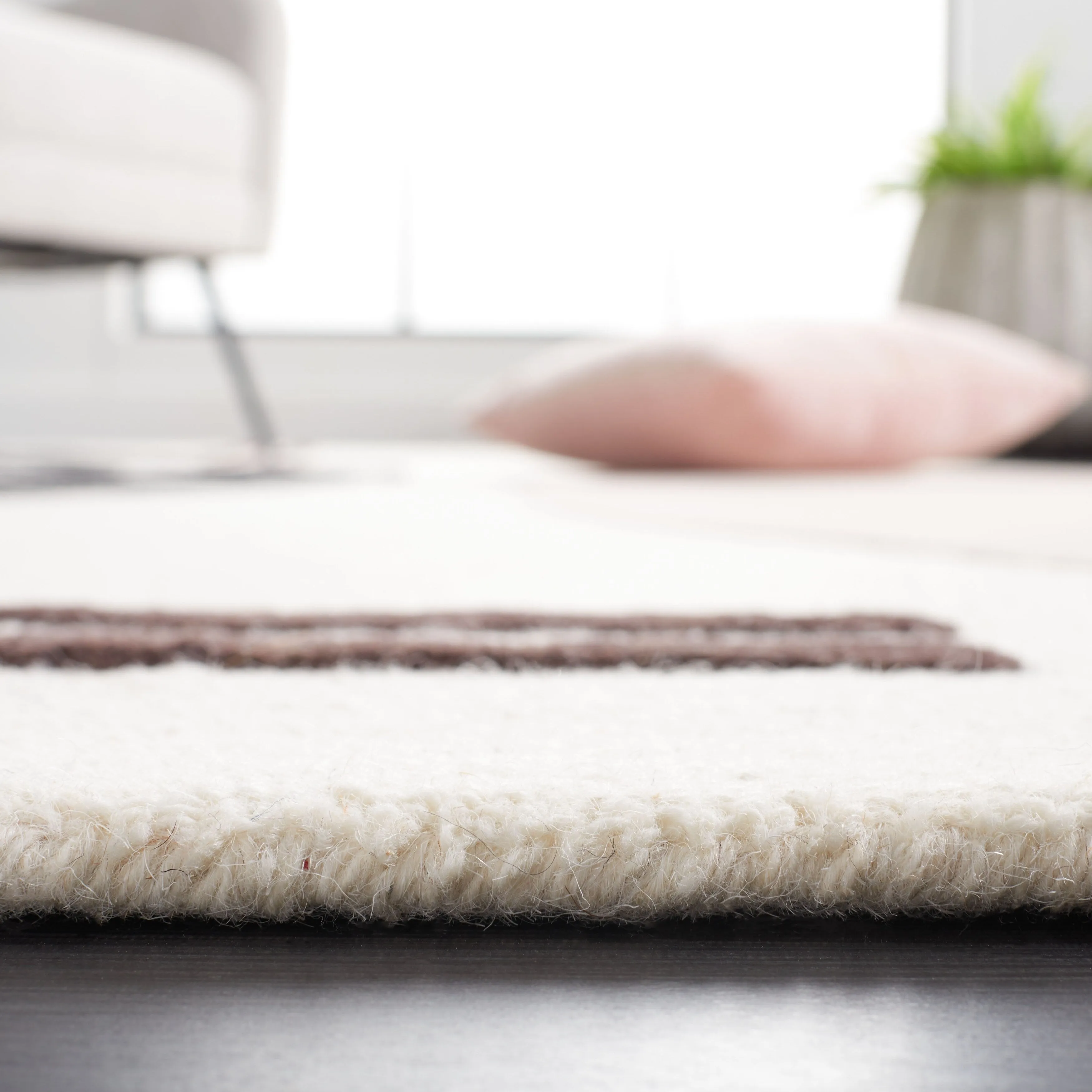 SAFAVIEH Handmade Rodeo Drive Abigayle Mid-Century Modern Wool Rug
