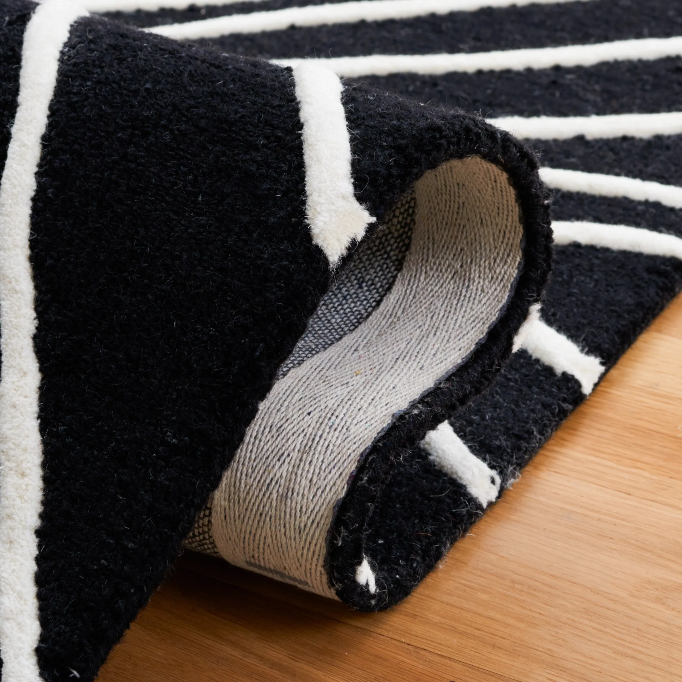 SAFAVIEH Handmade Rodeo Drive Abigayle Mid-Century Modern Wool Rug