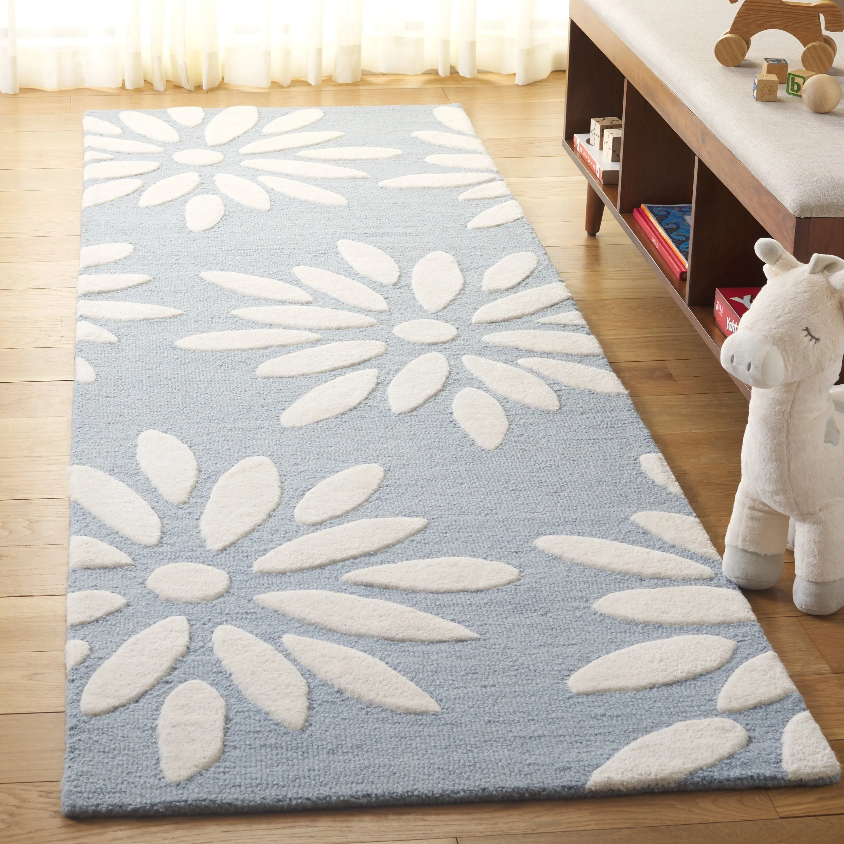 SAFAVIEH Handmade SAFAVIEH Kids Fleurette & Tween Wool Rug