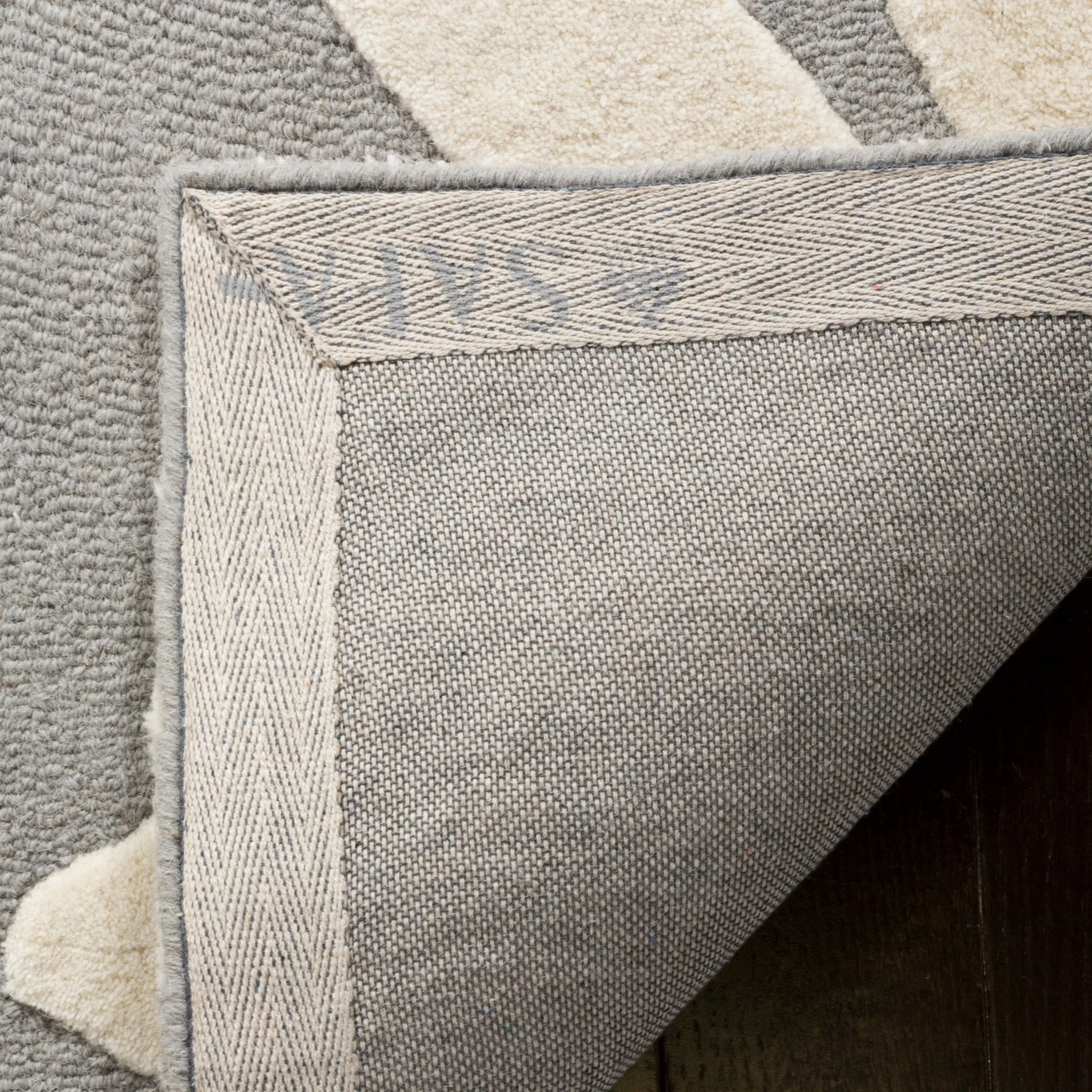 SAFAVIEH Handmade SAFAVIEH Kids Fleurette & Tween Wool Rug