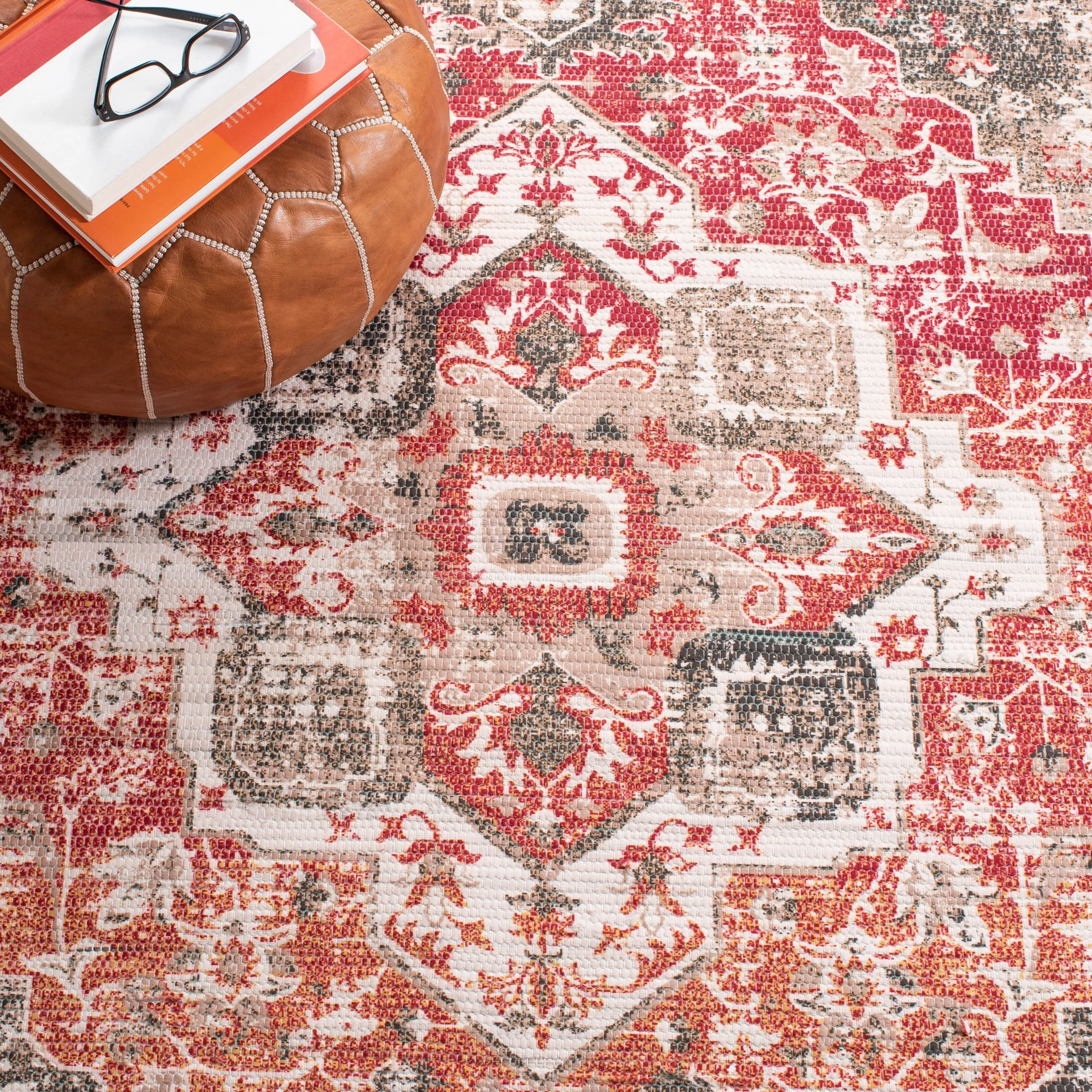 SAFAVIEH Handmade Saffron Ashlynn Traditional Oriental Distressed Cotton Rug