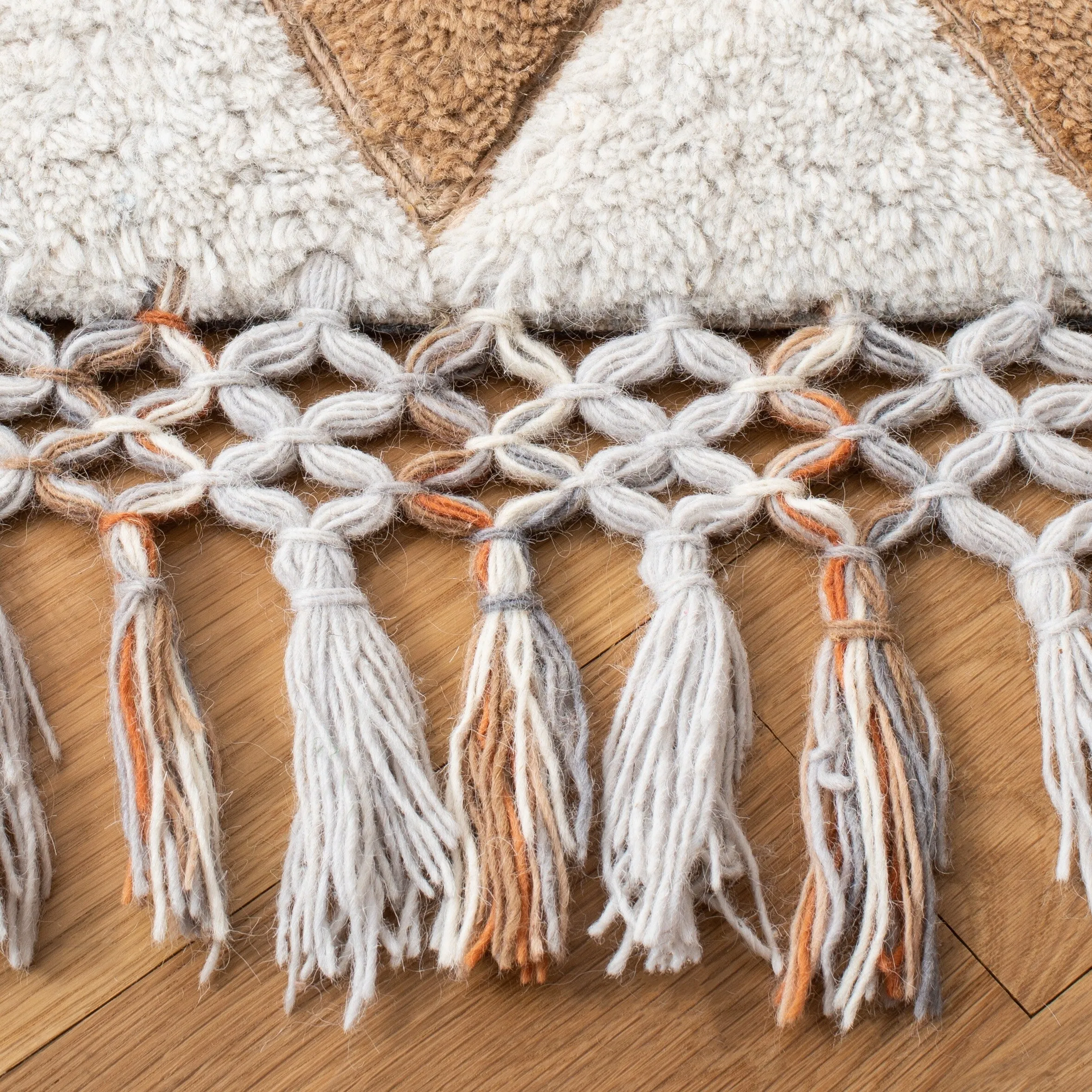 SAFAVIEH Handmade Sahara Brooklynn Moroccan Wool Rug-