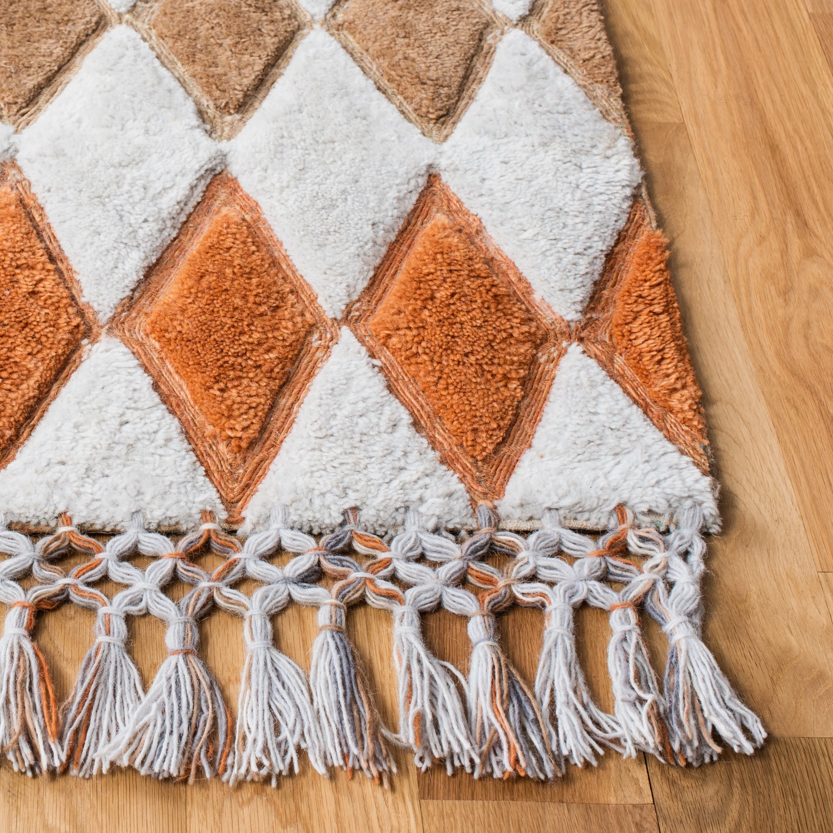SAFAVIEH Handmade Sahara Brooklynn Moroccan Wool Rug-