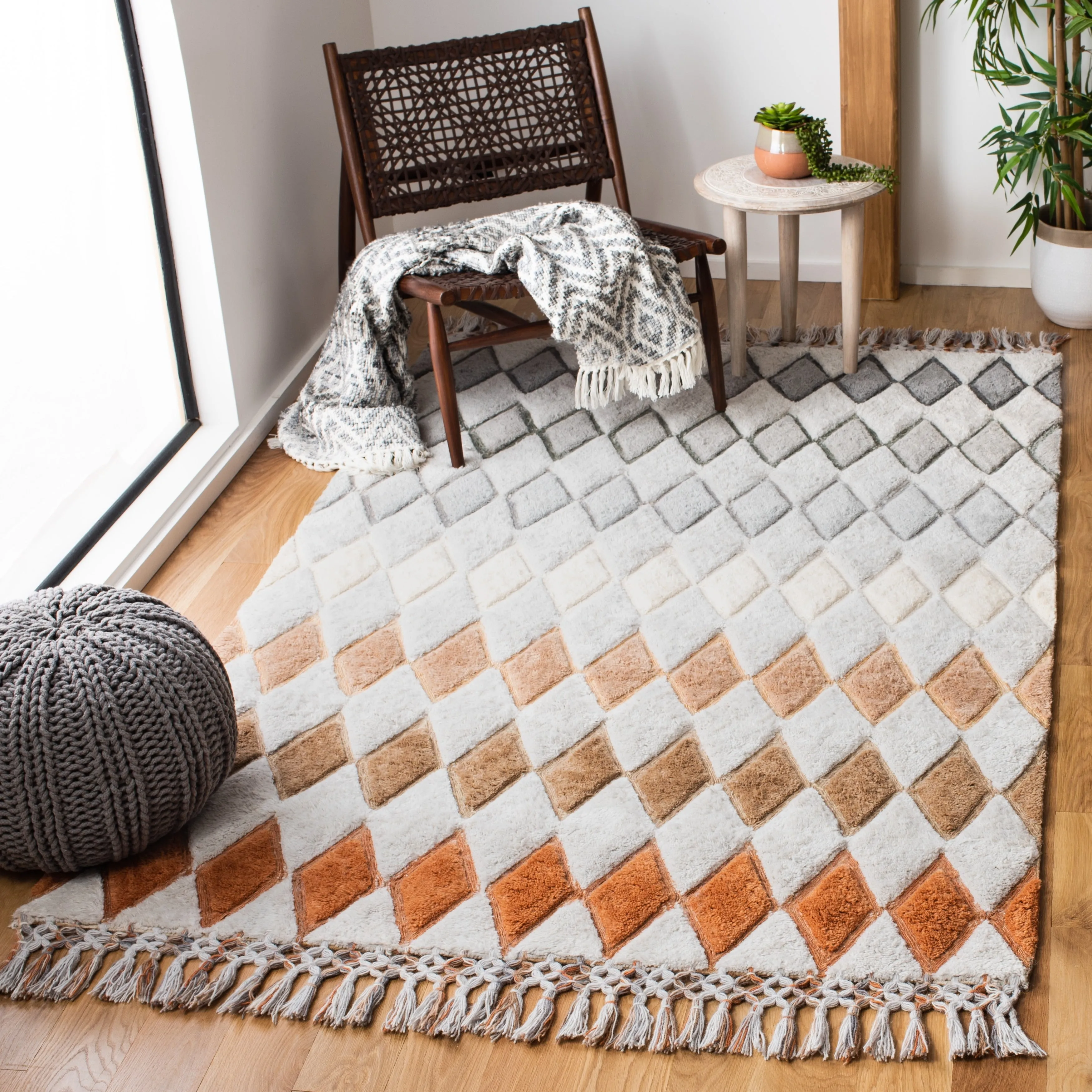 SAFAVIEH Handmade Sahara Brooklynn Moroccan Wool Rug-