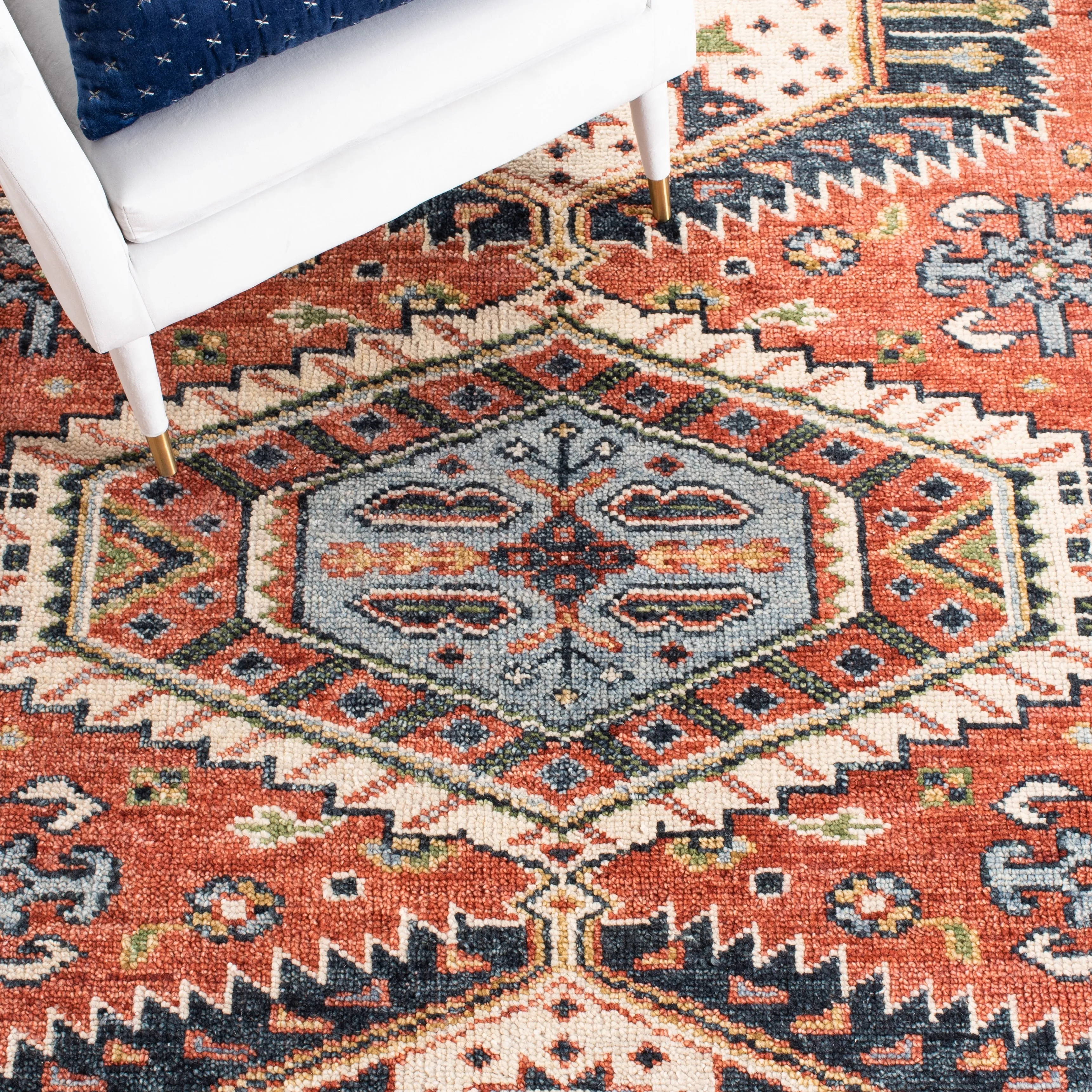 SAFAVIEH Handmade Samarkand Krissy Traditional Oriental Wool Rug