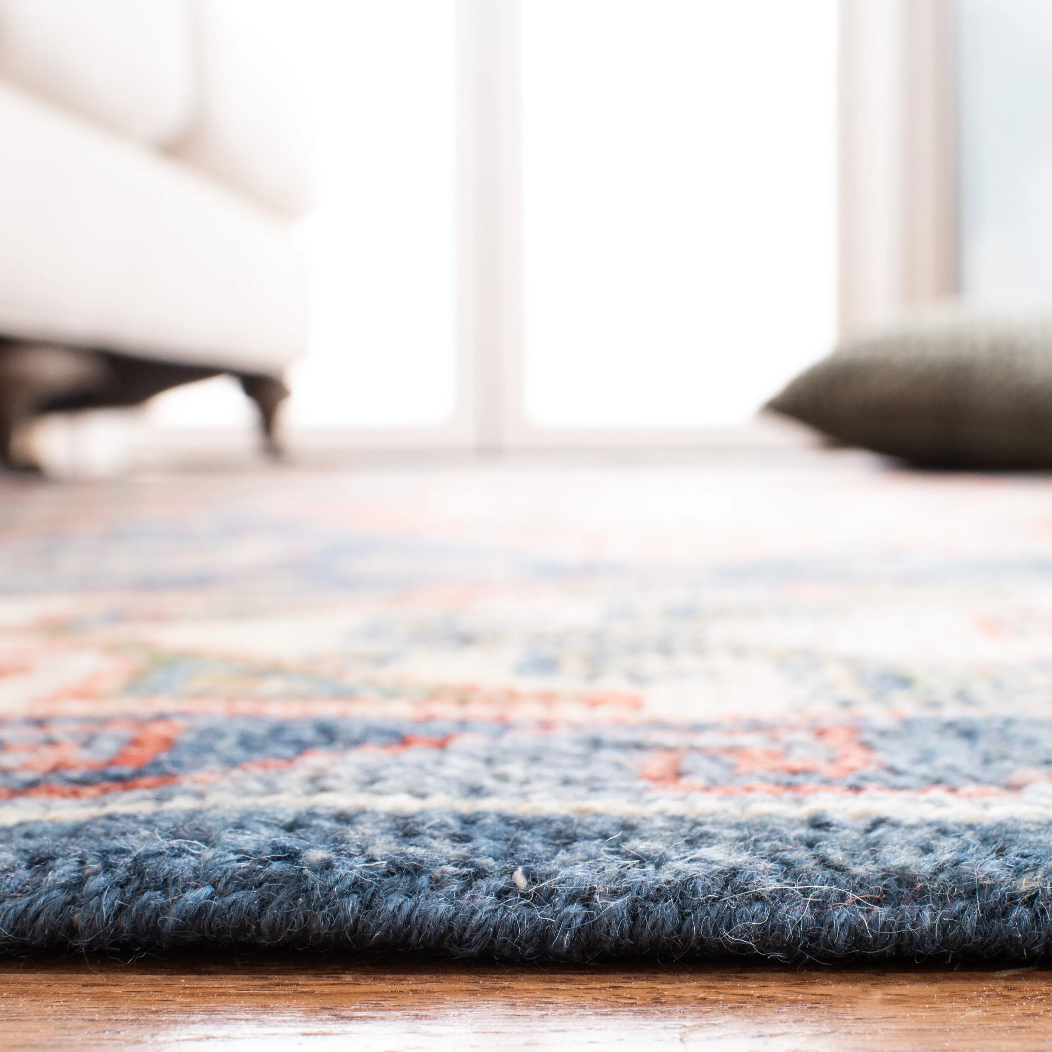 SAFAVIEH Handmade Samarkand Krissy Traditional Oriental Wool Rug