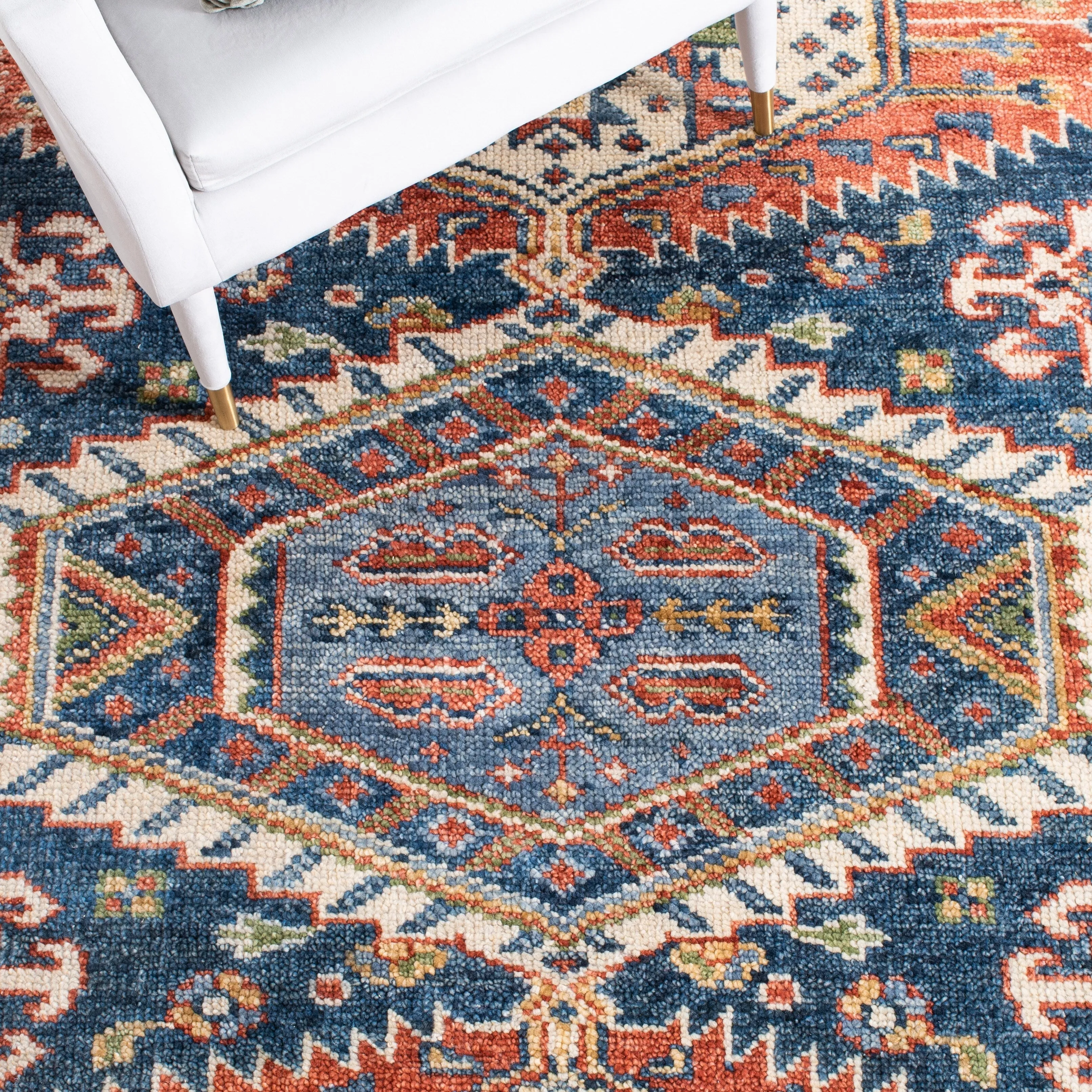 SAFAVIEH Handmade Samarkand Krissy Traditional Oriental Wool Rug