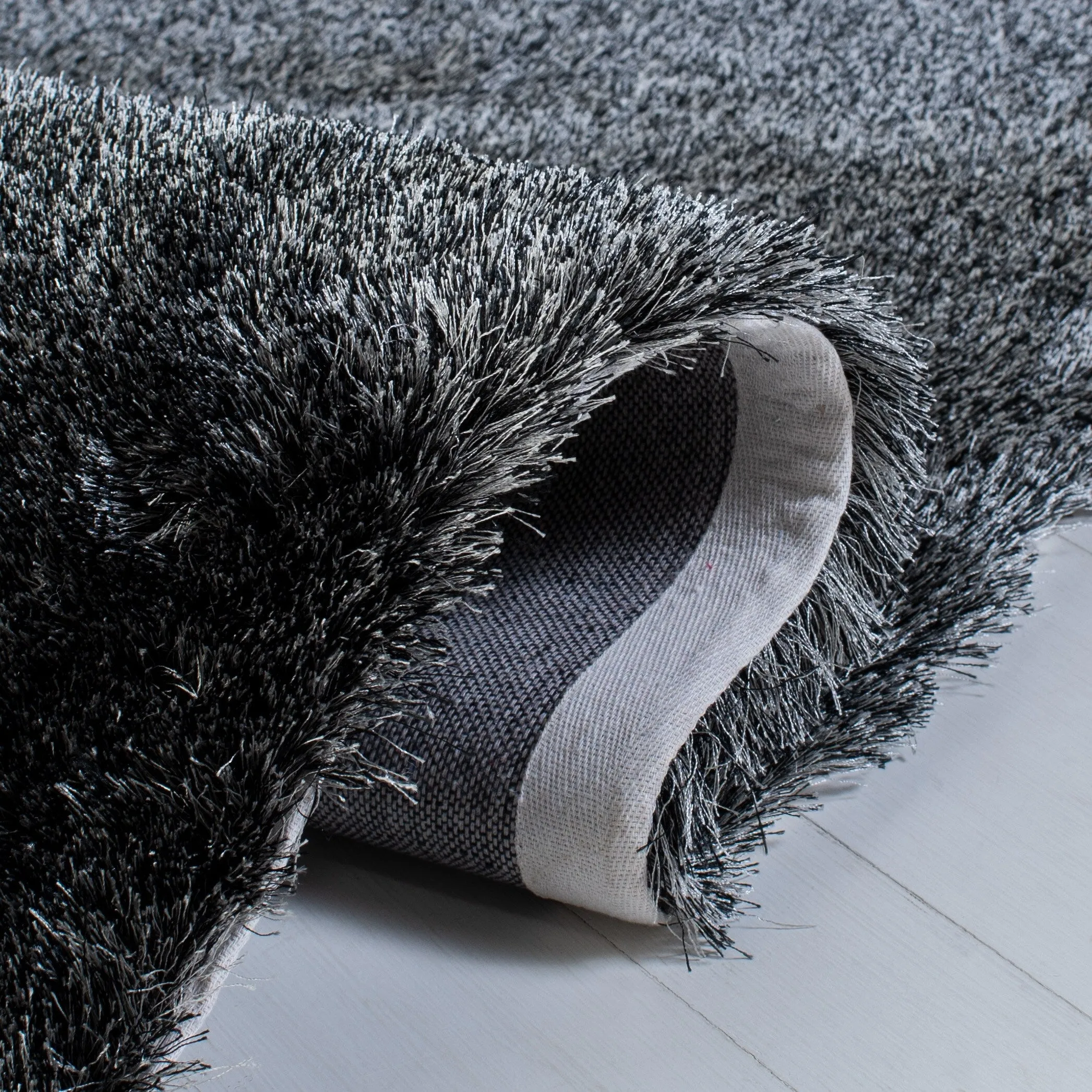 SAFAVIEH Handmade Shag Brooklyn Shag 2-inch Thick Rug