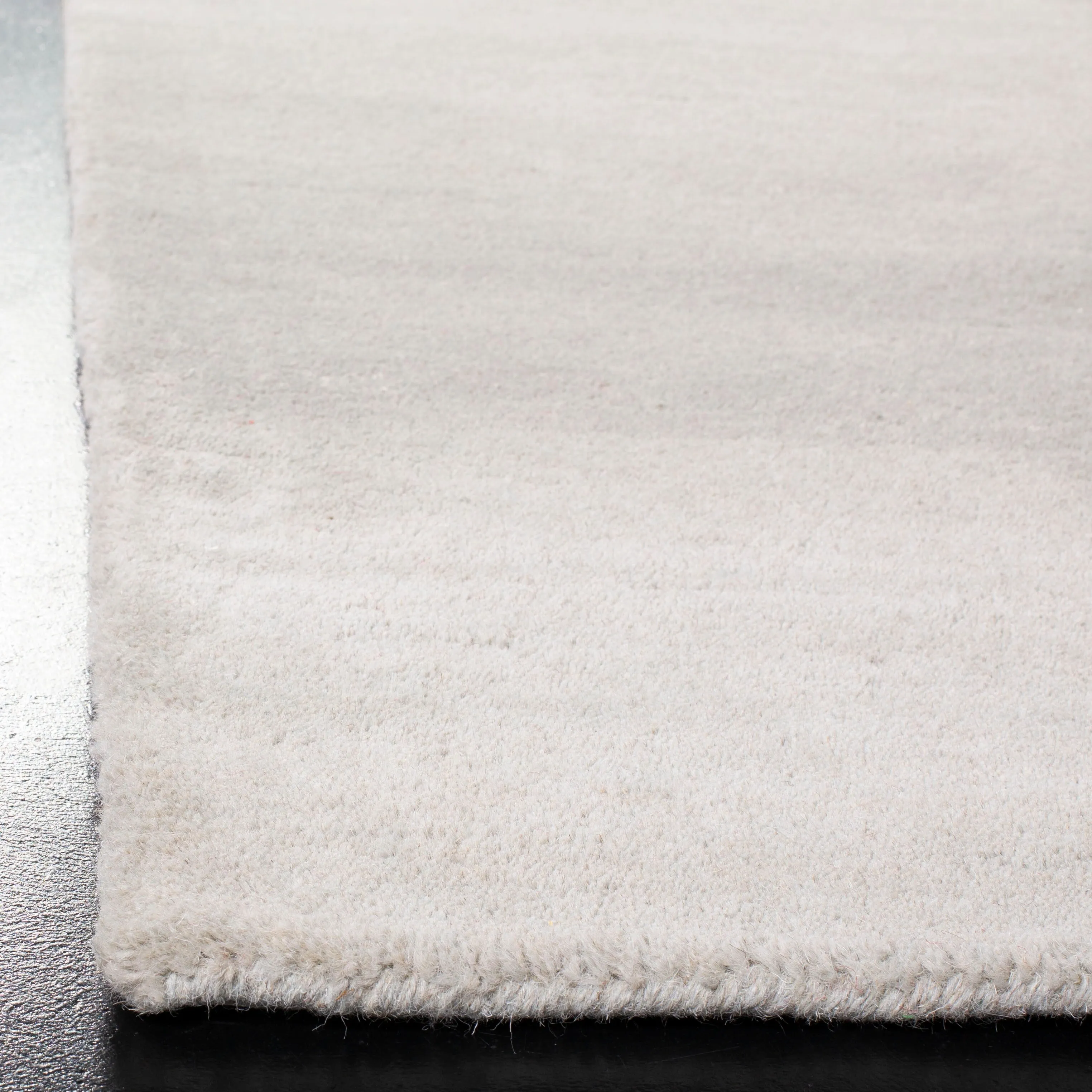 SAFAVIEH Handmade Soho Alyse Peacock Feather N.Z. Wool Rug