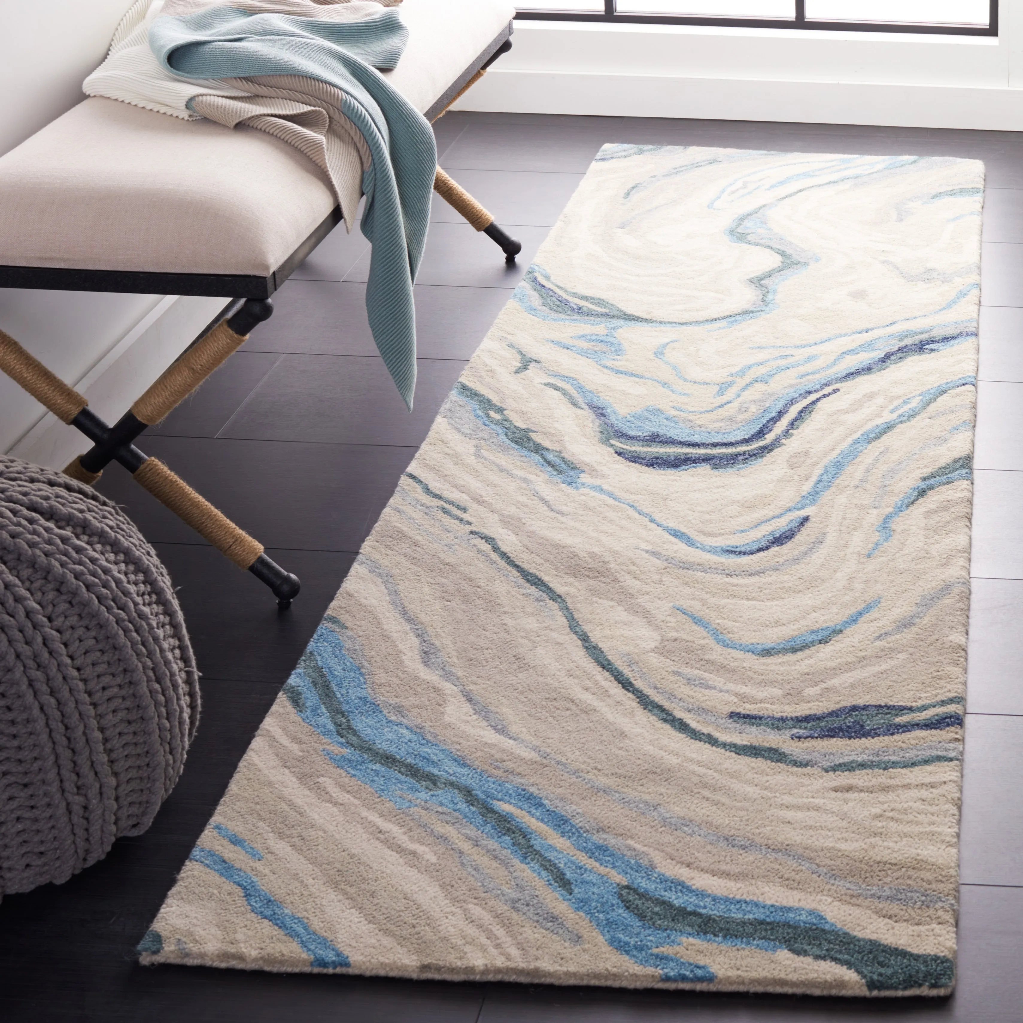 SAFAVIEH Handmade Soho Brittanie Modern Wool Rug
