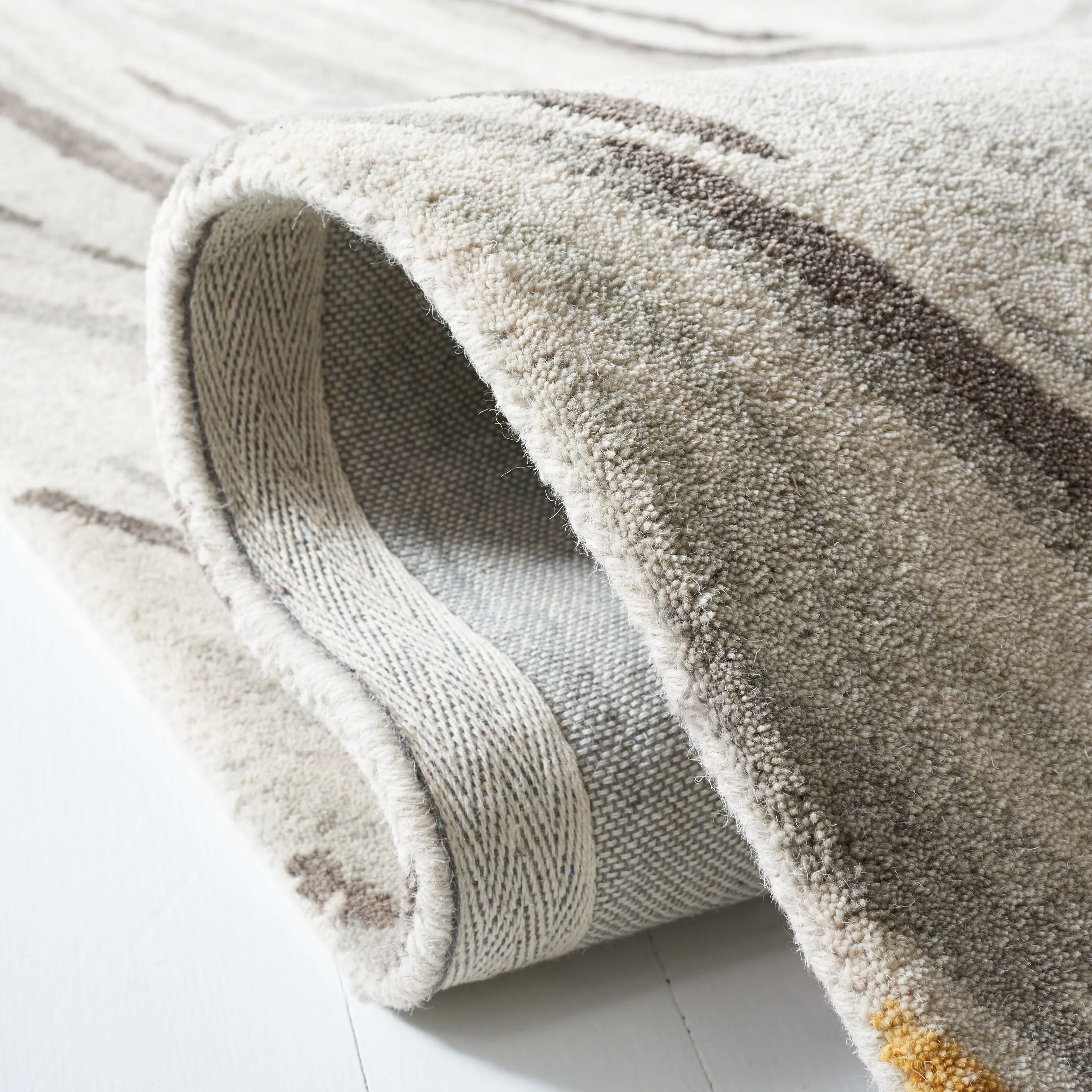 SAFAVIEH Handmade Soho Brittanie Modern Wool Rug