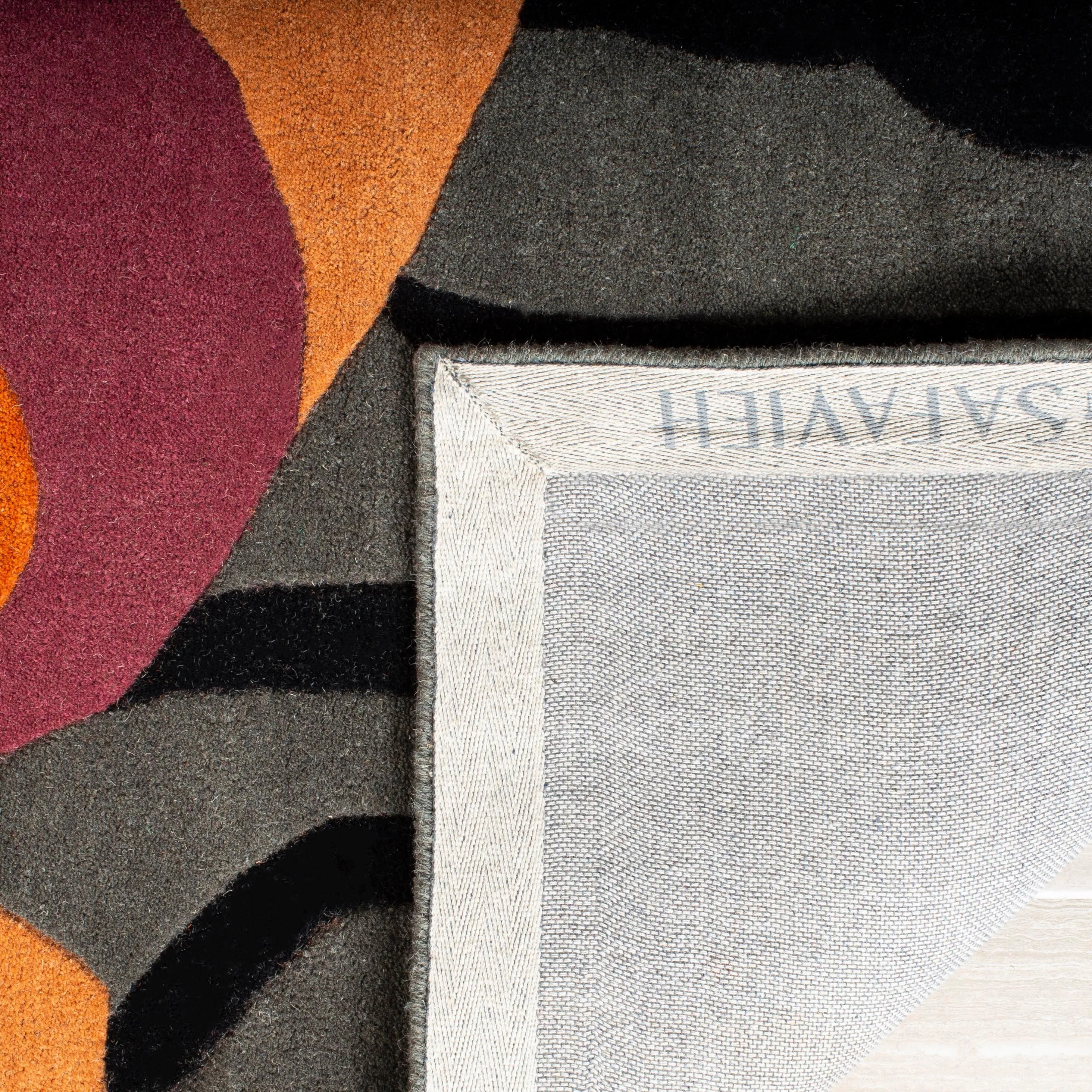 SAFAVIEH Handmade Soho Winter N.Z. Wool Rug