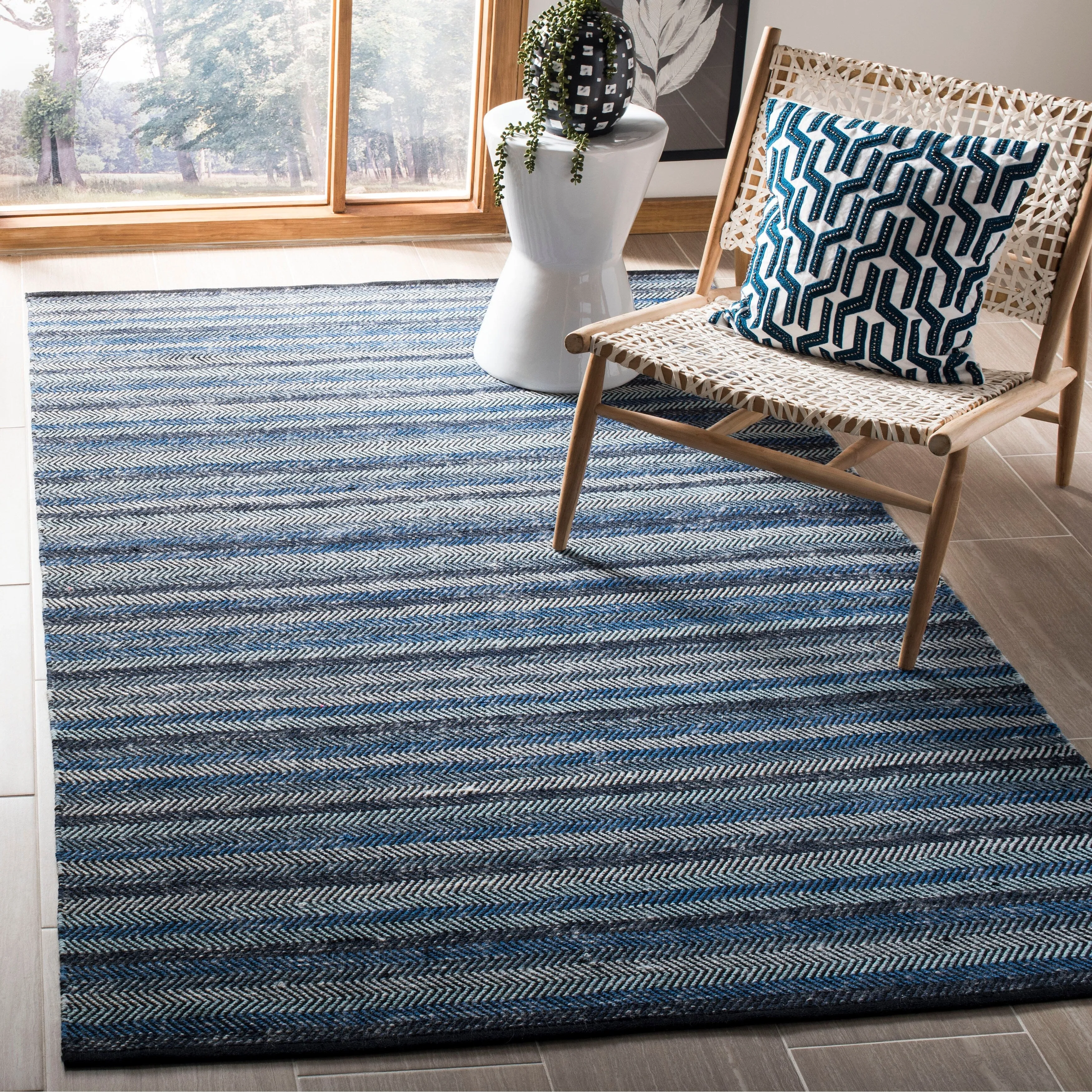 SAFAVIEH Handmade Striped Kilim Jenelle Stripe Wool Rug