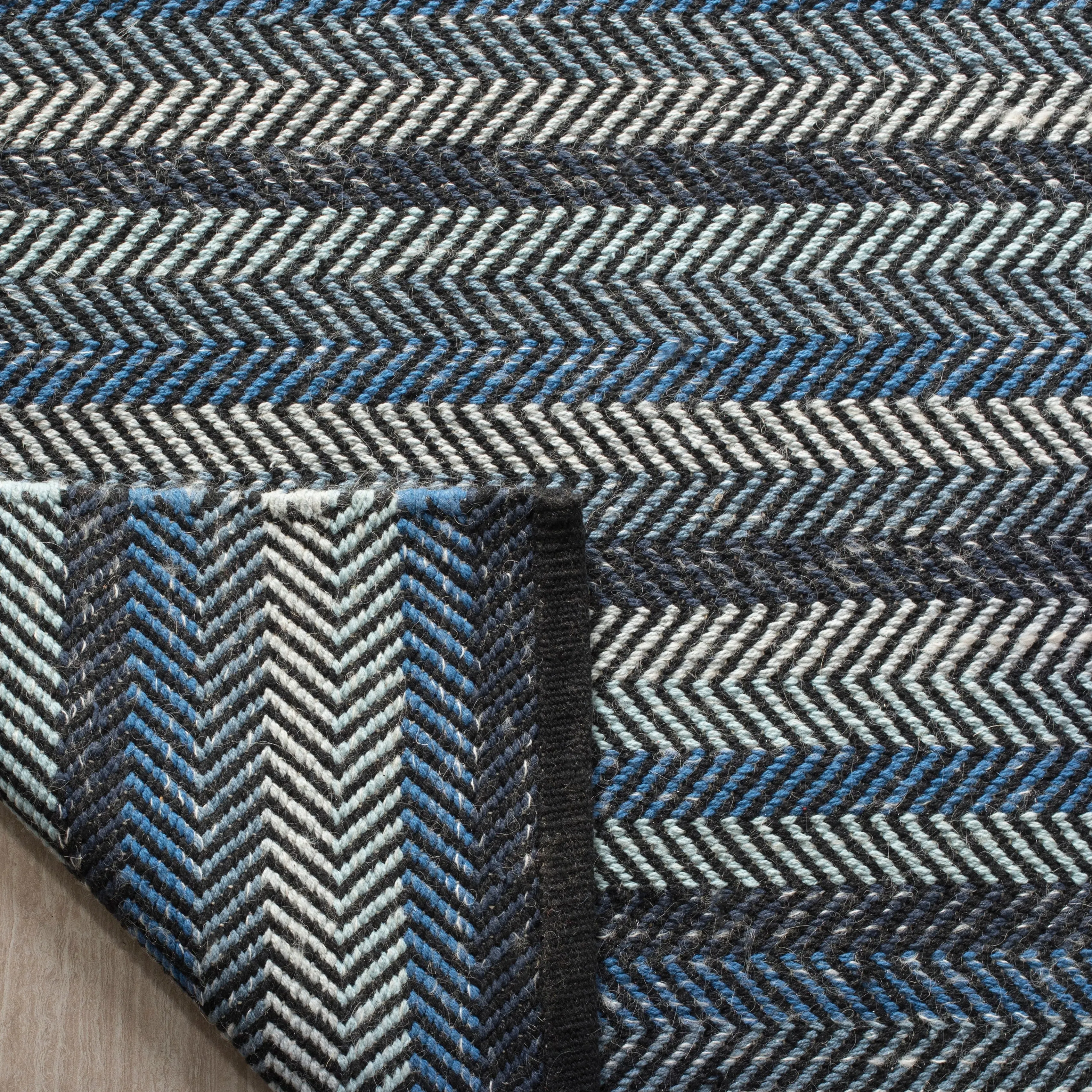SAFAVIEH Handmade Striped Kilim Jenelle Stripe Wool Rug
