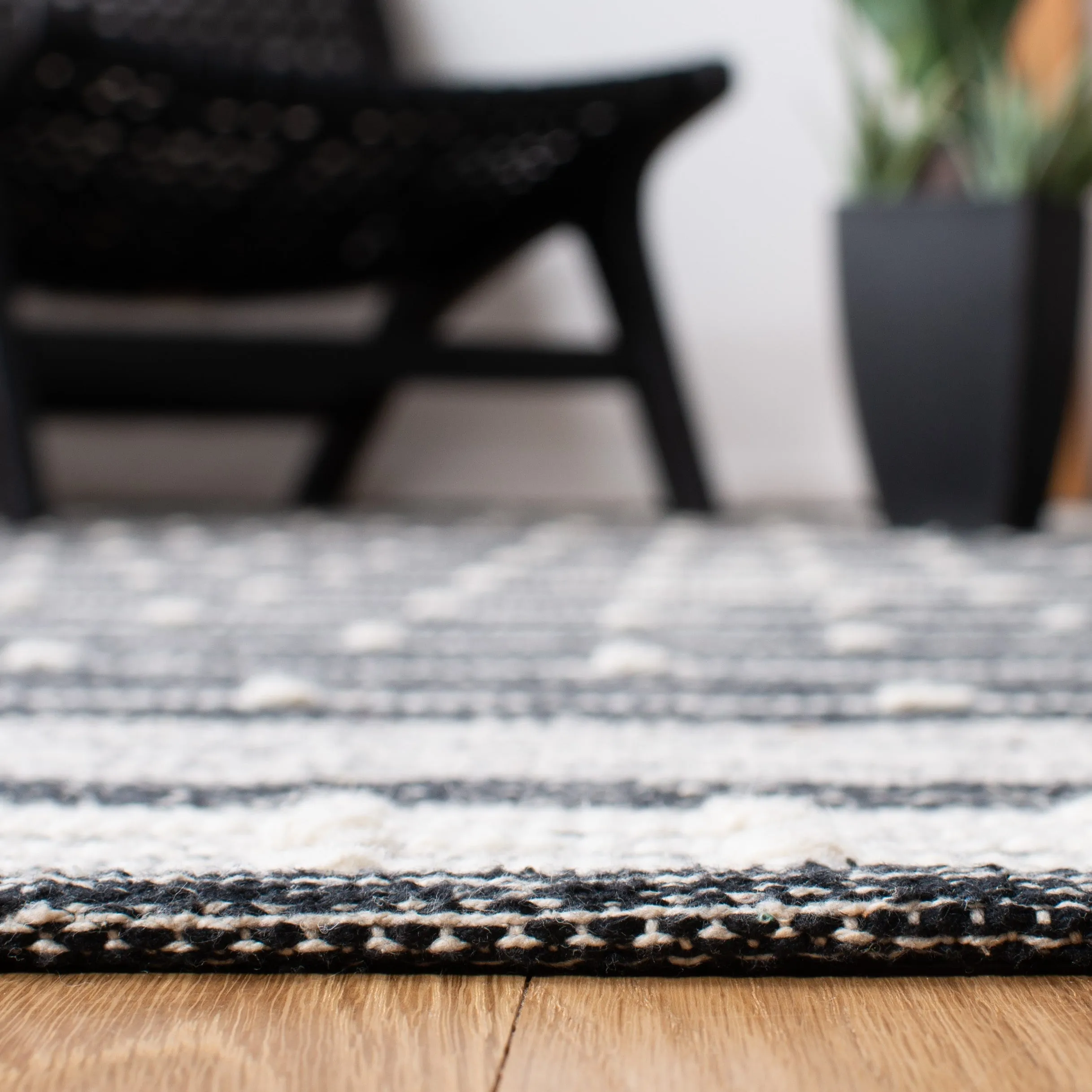 SAFAVIEH Handmade Striped Kilim Shandra Modern Cotton Rug -