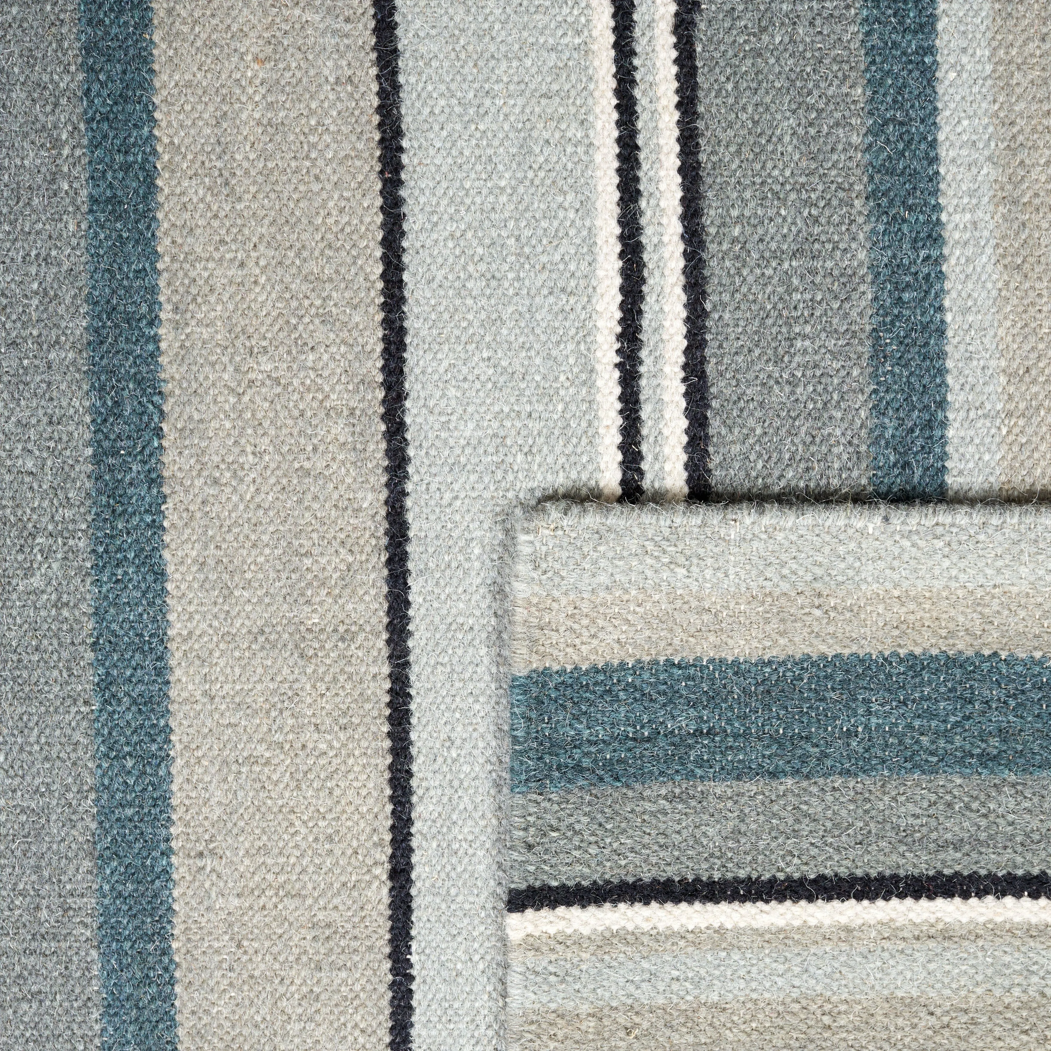 SAFAVIEH Handmade Striped Kilim Torrie Casual Wool Rug
