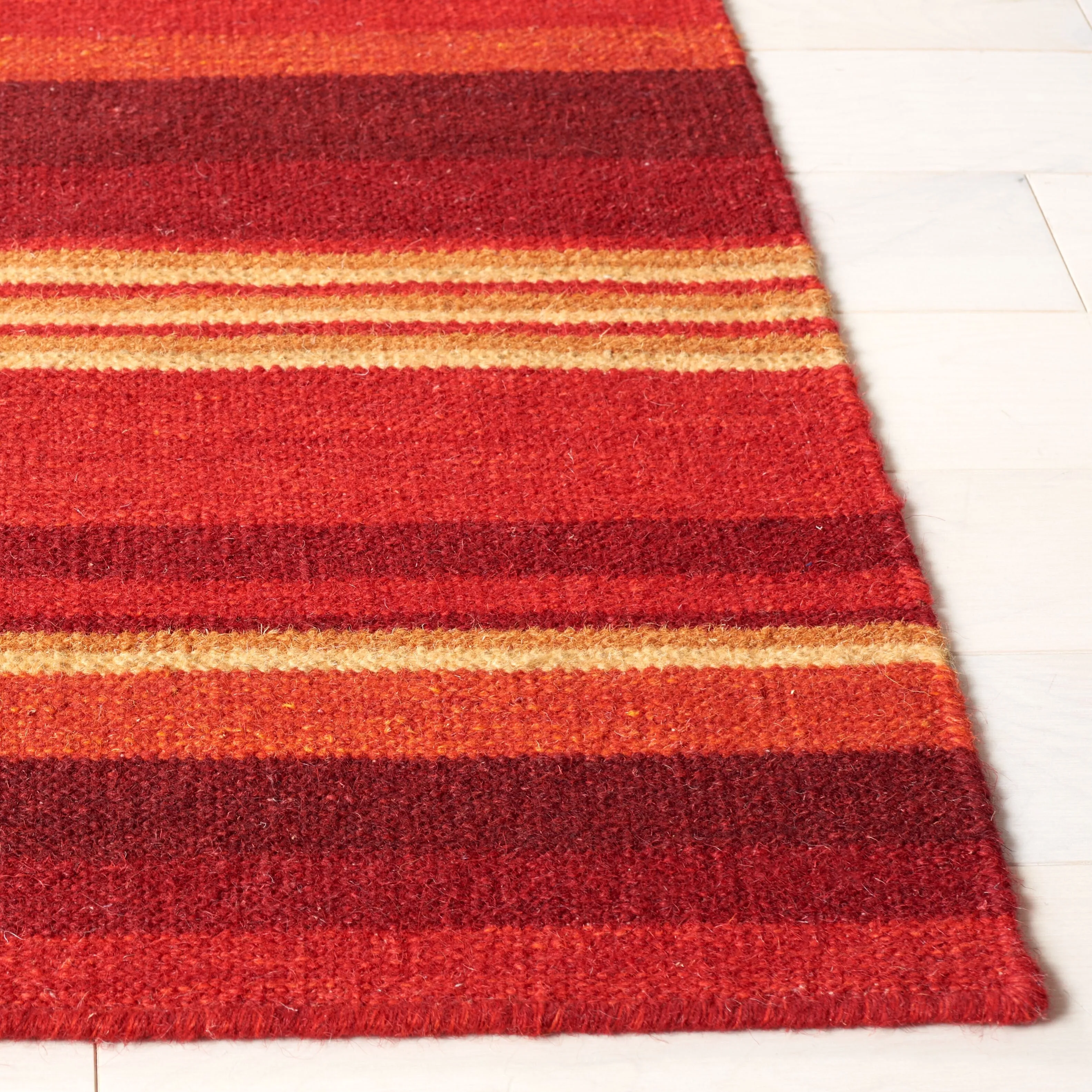 SAFAVIEH Handmade Striped Kilim Torrie Casual Wool Rug