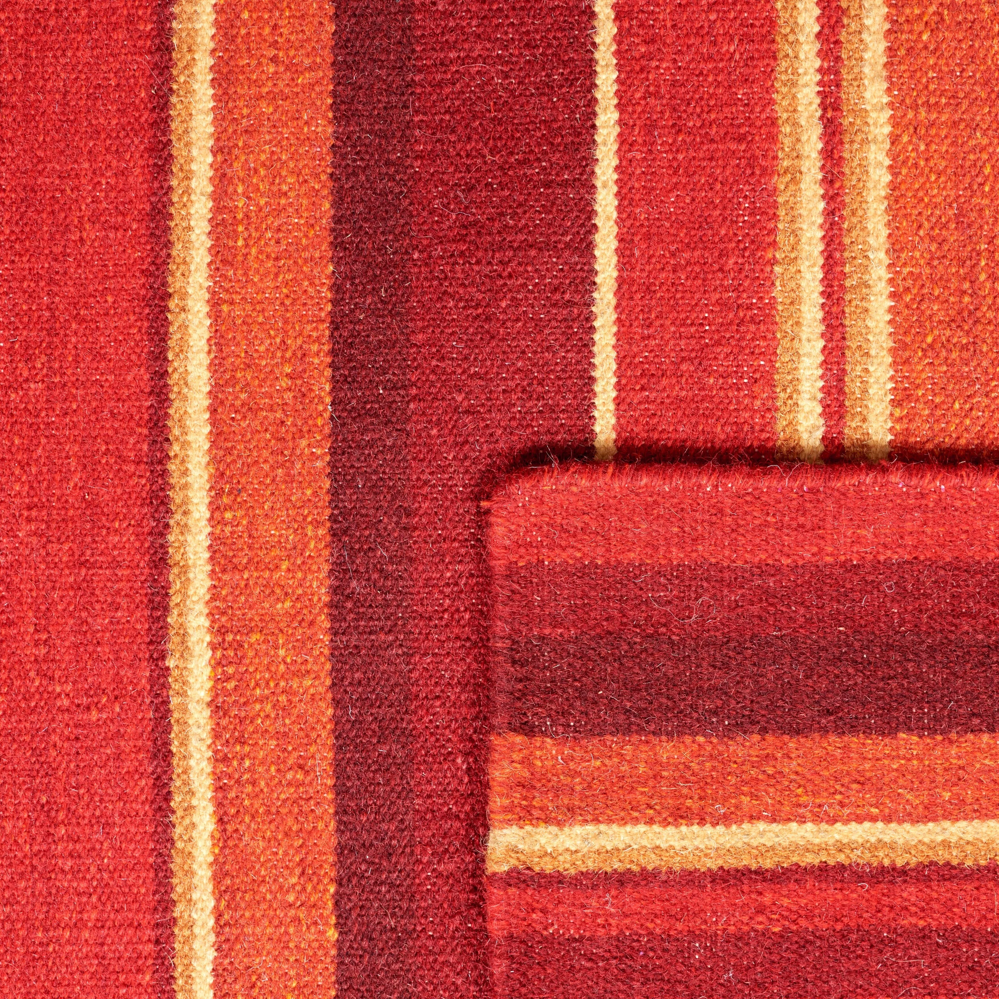 SAFAVIEH Handmade Striped Kilim Torrie Casual Wool Rug
