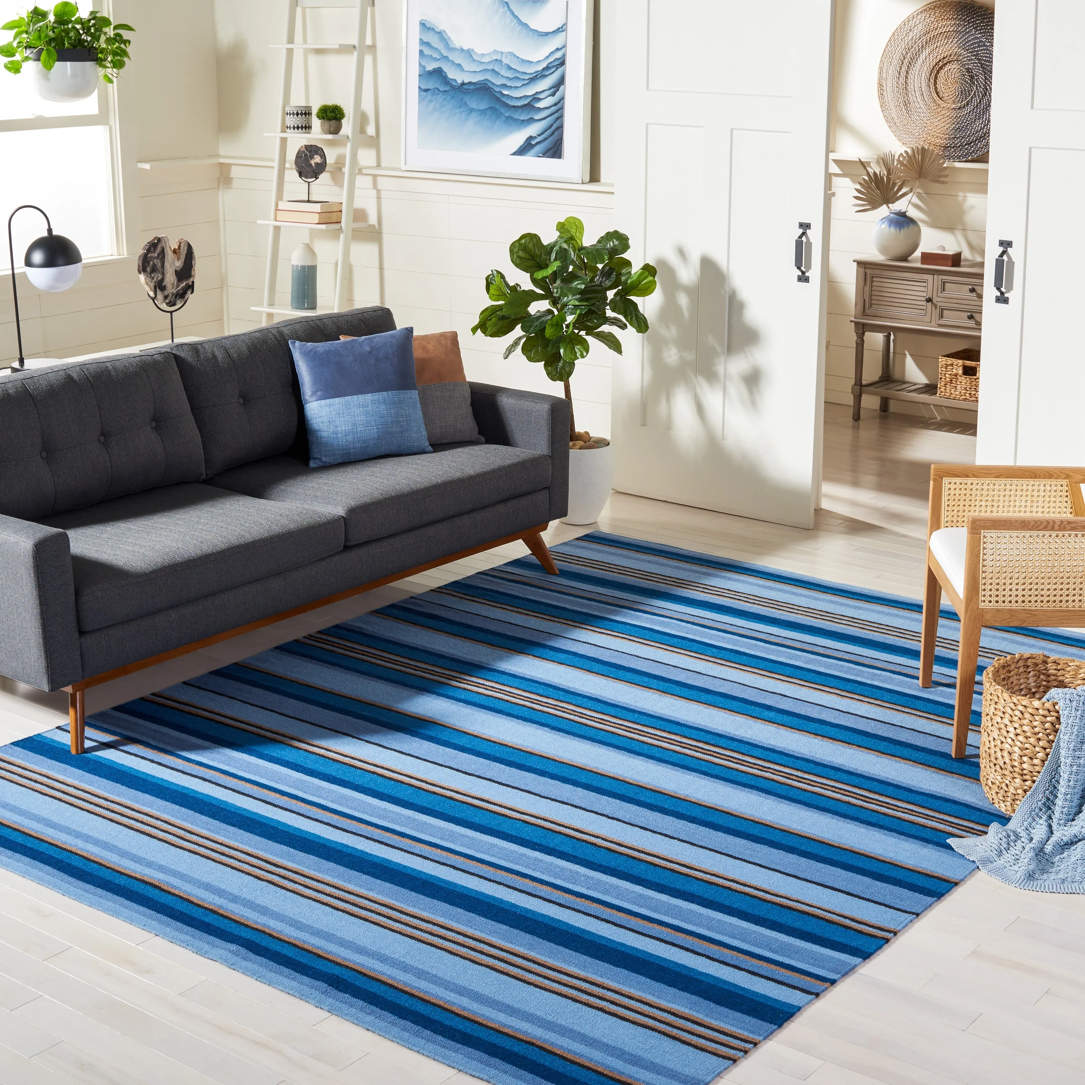 SAFAVIEH Handmade Striped Kilim Torrie Casual Wool Rug