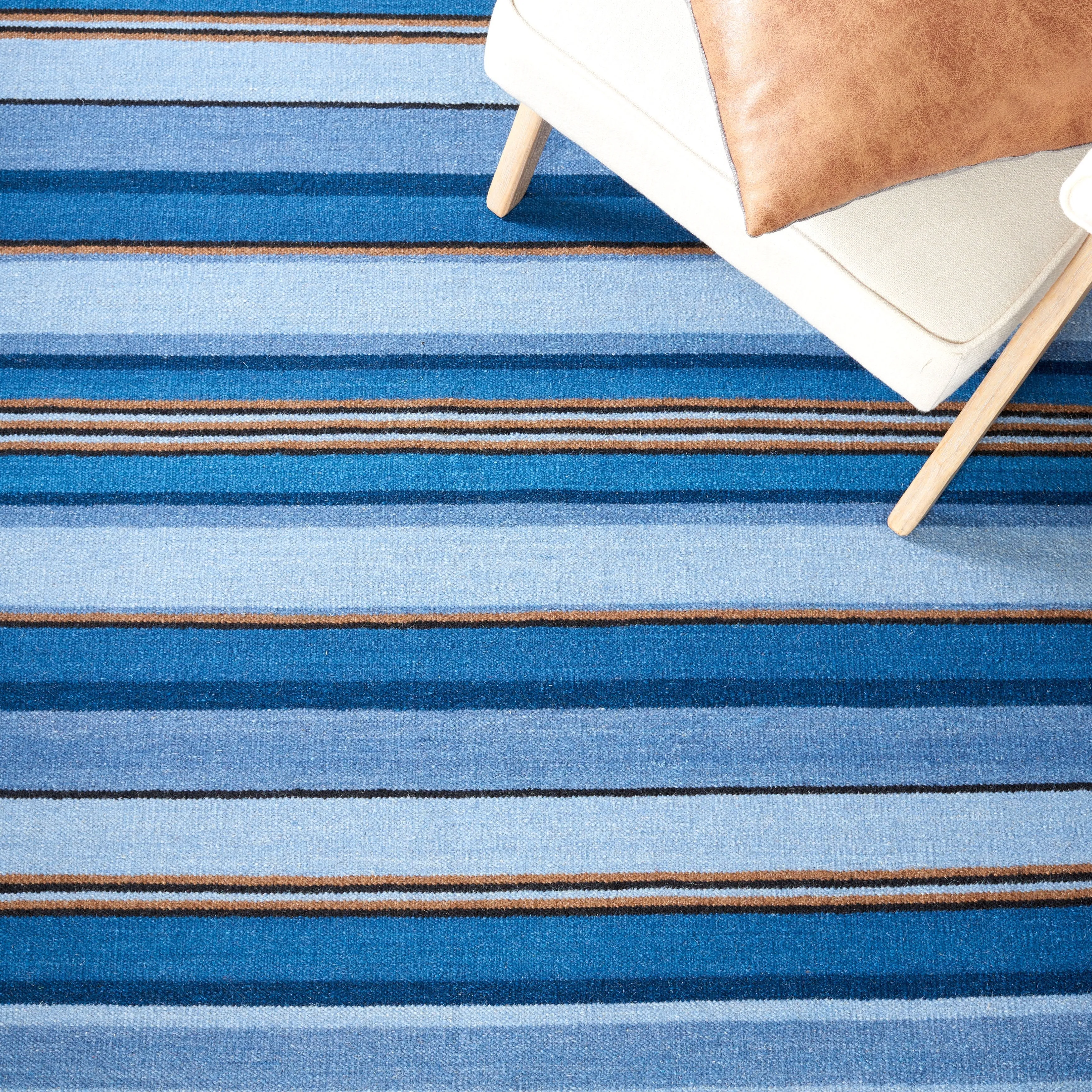 SAFAVIEH Handmade Striped Kilim Torrie Casual Wool Rug