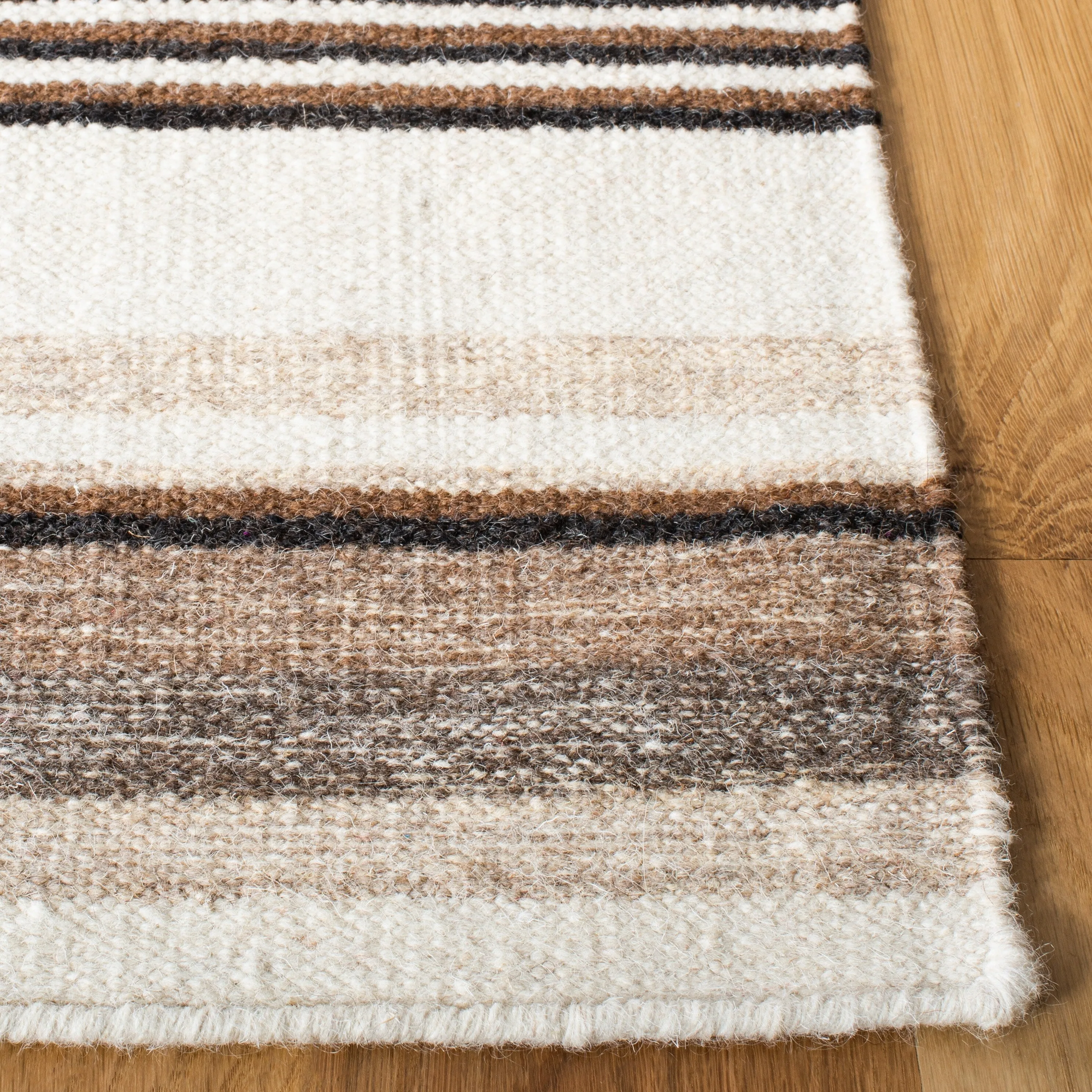 SAFAVIEH Handmade Striped Kilim Torrie Casual Wool Rug