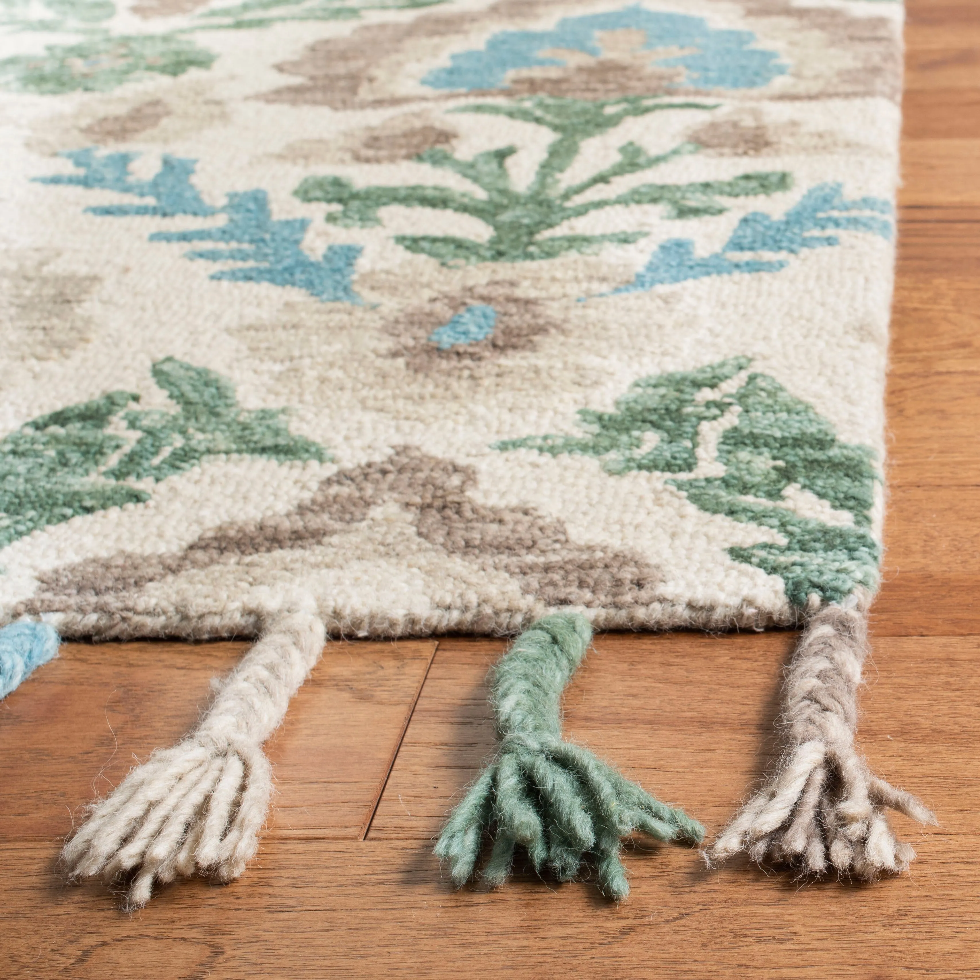 SAFAVIEH Handmade Suzani Buse Boho Tribal Wool Rug