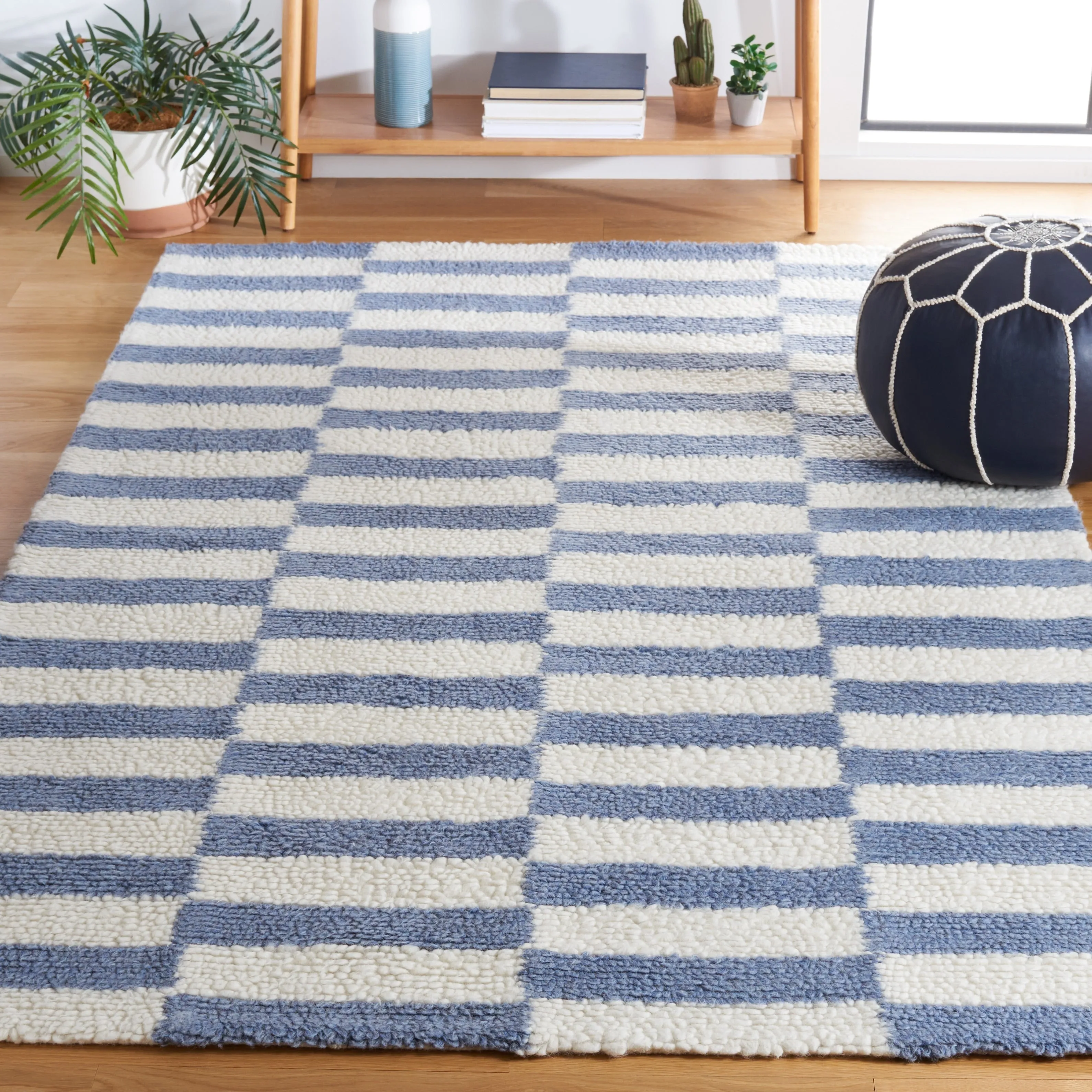 SAFAVIEH Handmade Vermont Cristy New Zealand Wool Rug