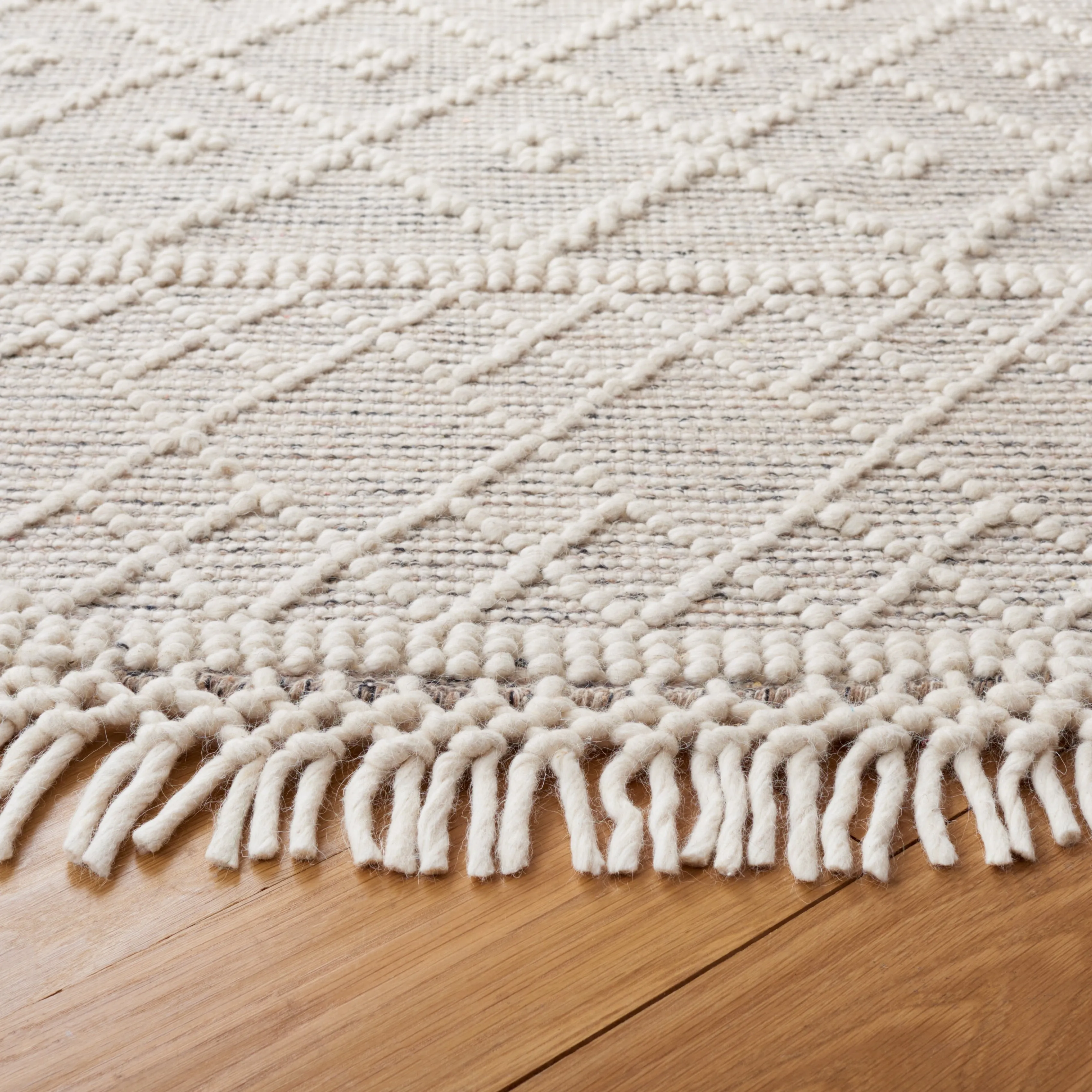 SAFAVIEH Handmade Vermont Gillian Boho Wool Fringe Rug