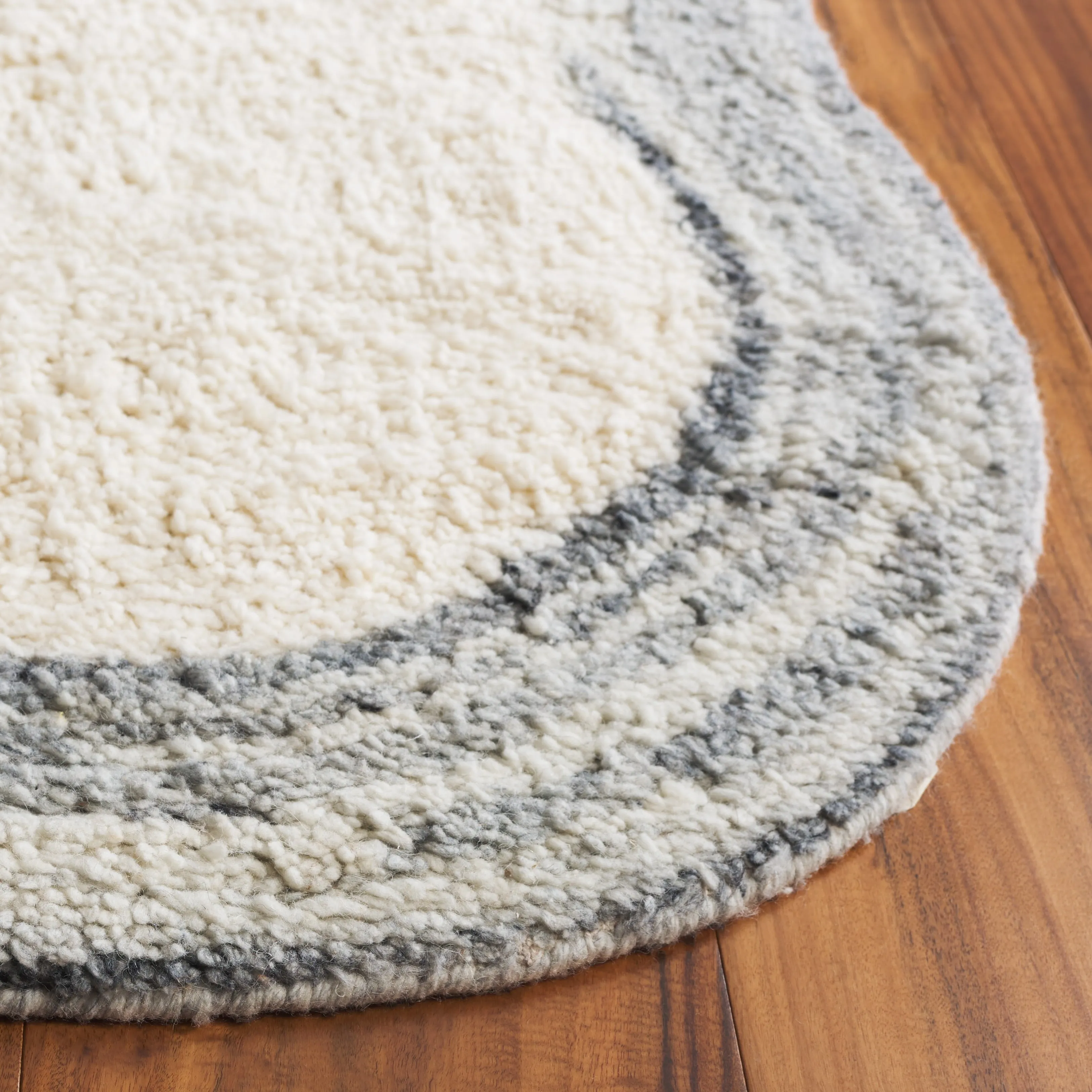 SAFAVIEH Handmade Vermont Shani Transitional Wool Rug