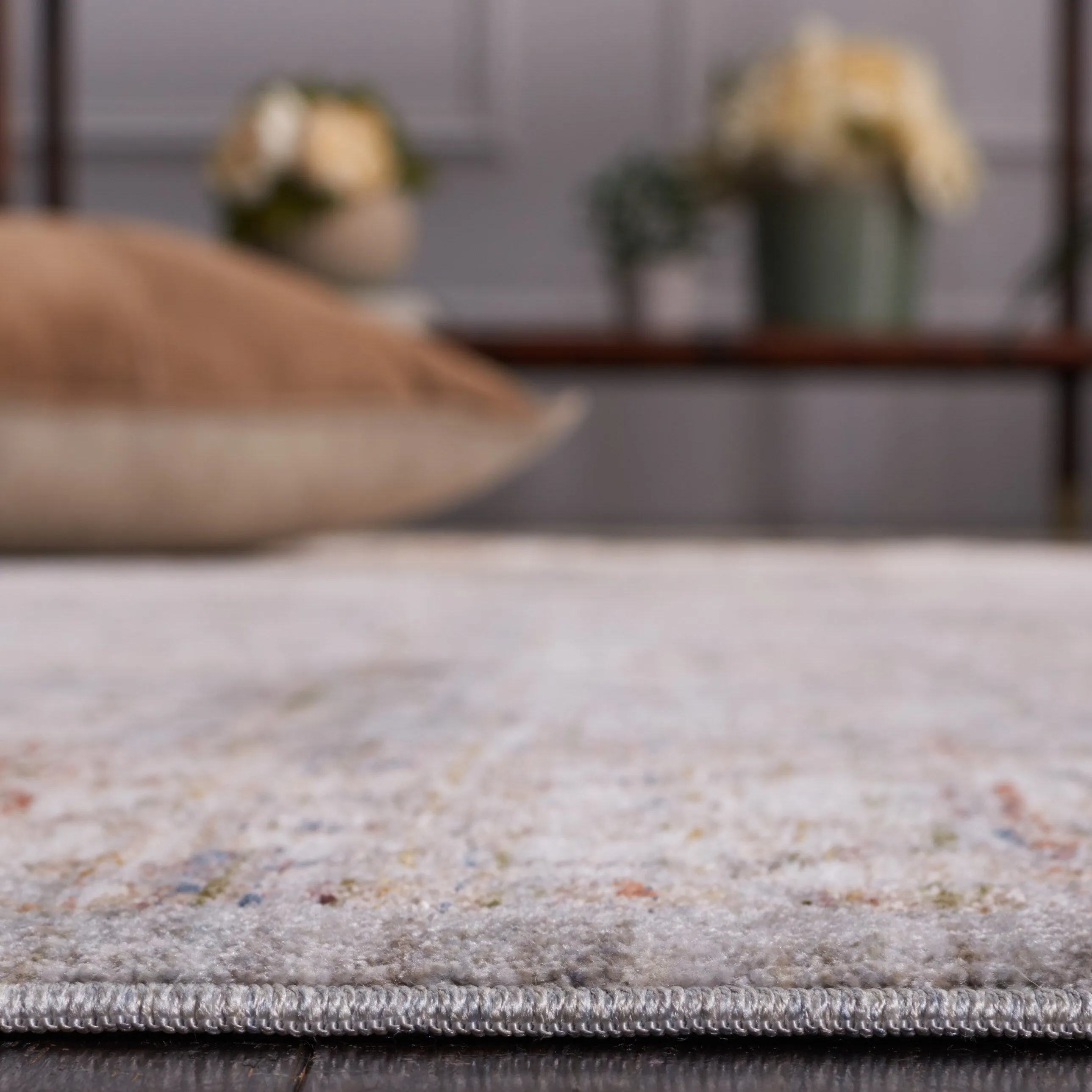 SAFAVIEH Harlow Slip Resistant Alesia Oriental Rug