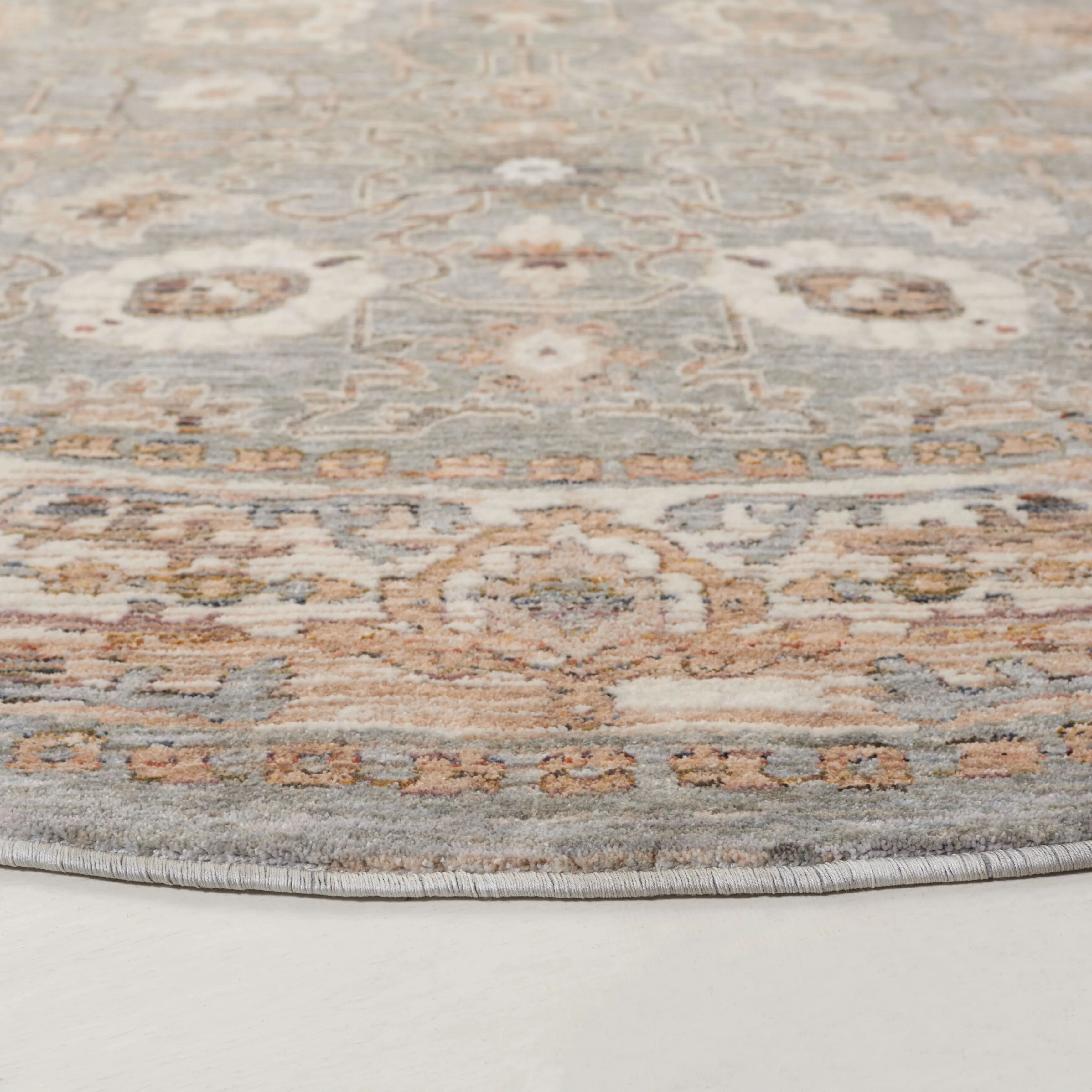 SAFAVIEH Harlow Slip Resistant Alesia Oriental Rug