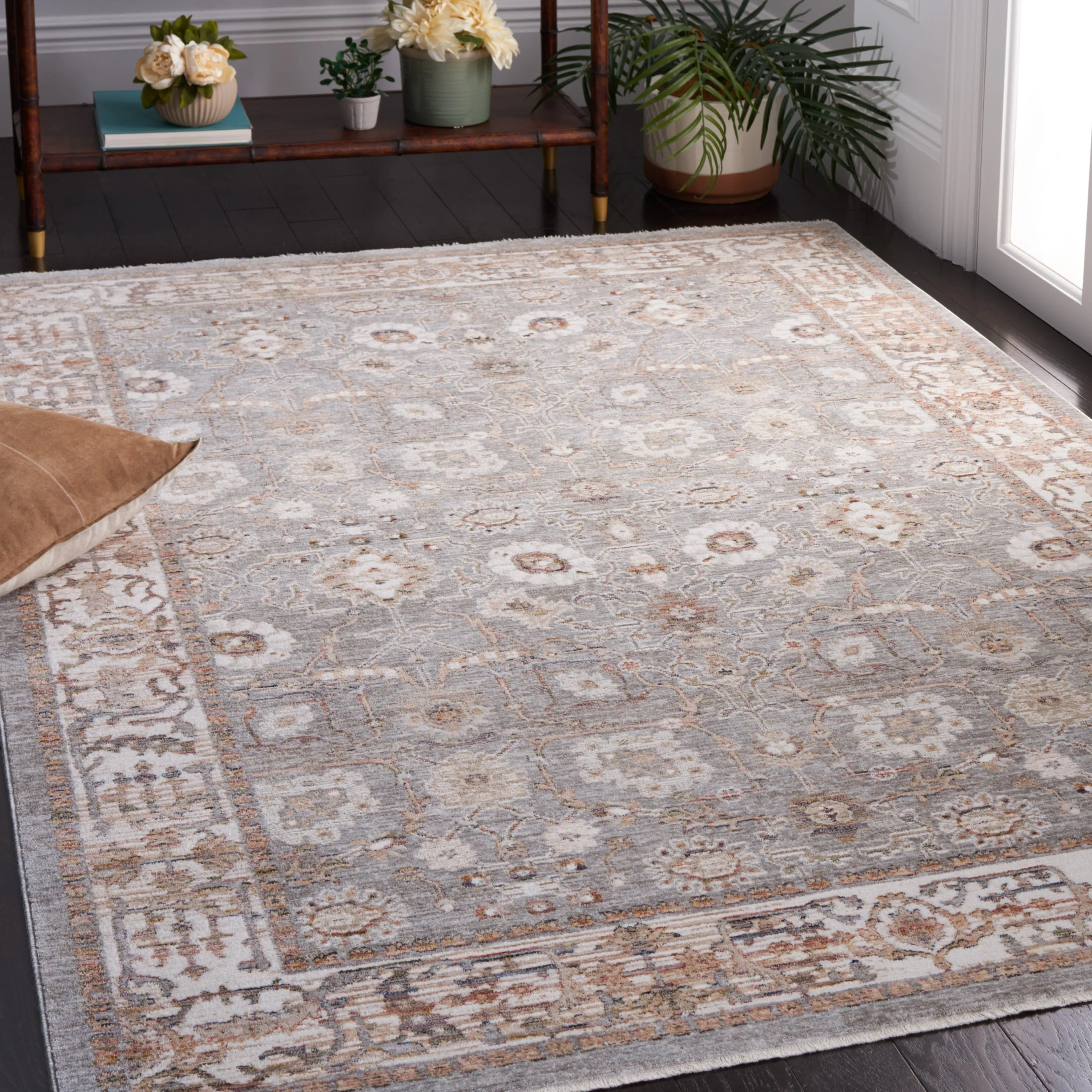 SAFAVIEH Harlow Slip Resistant Alesia Oriental Rug