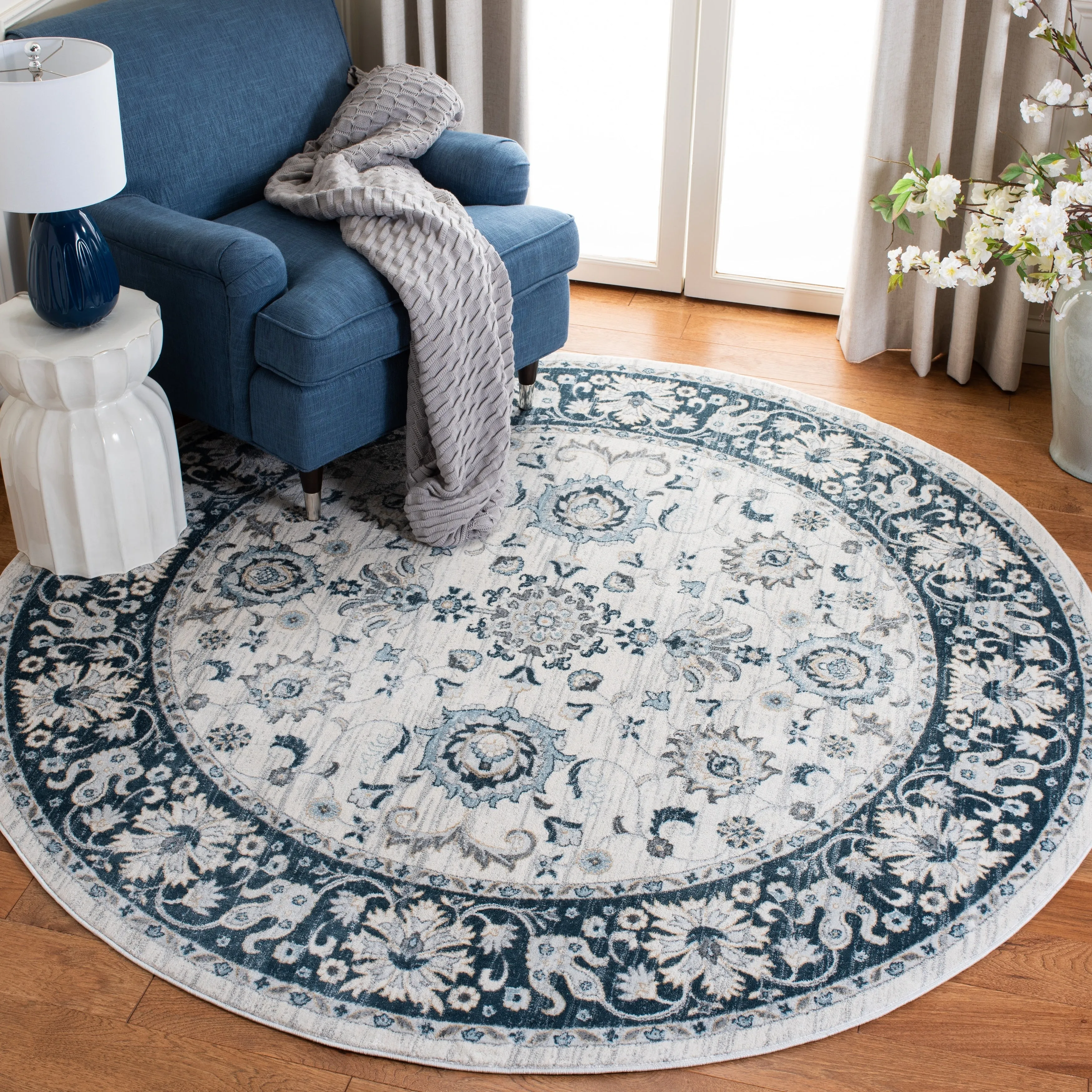 SAFAVIEH. Isabella Tara Traditional Floral Oriental Area Rug