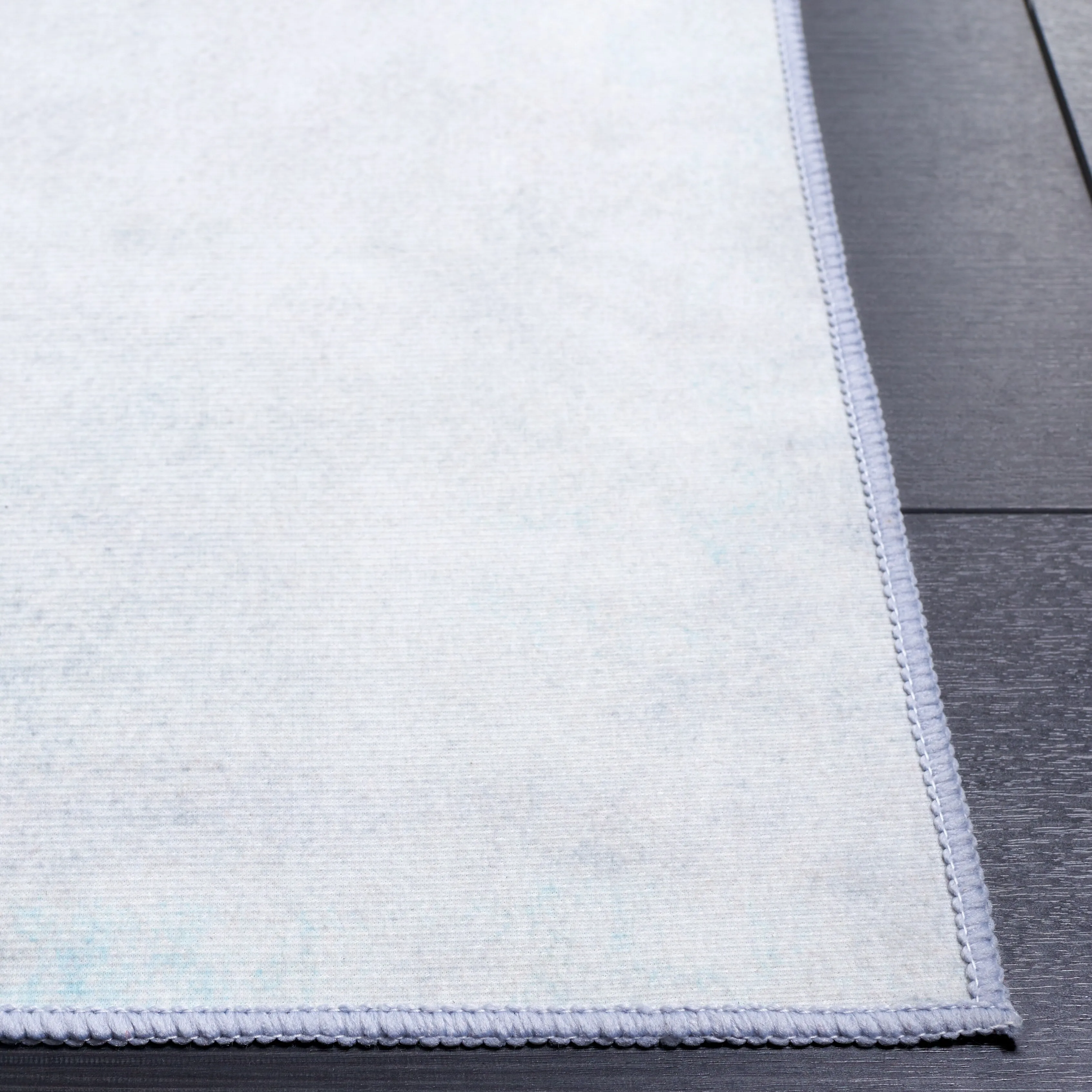 SAFAVIEH Malibu Georgetta Contemporary Machine Washable Rug