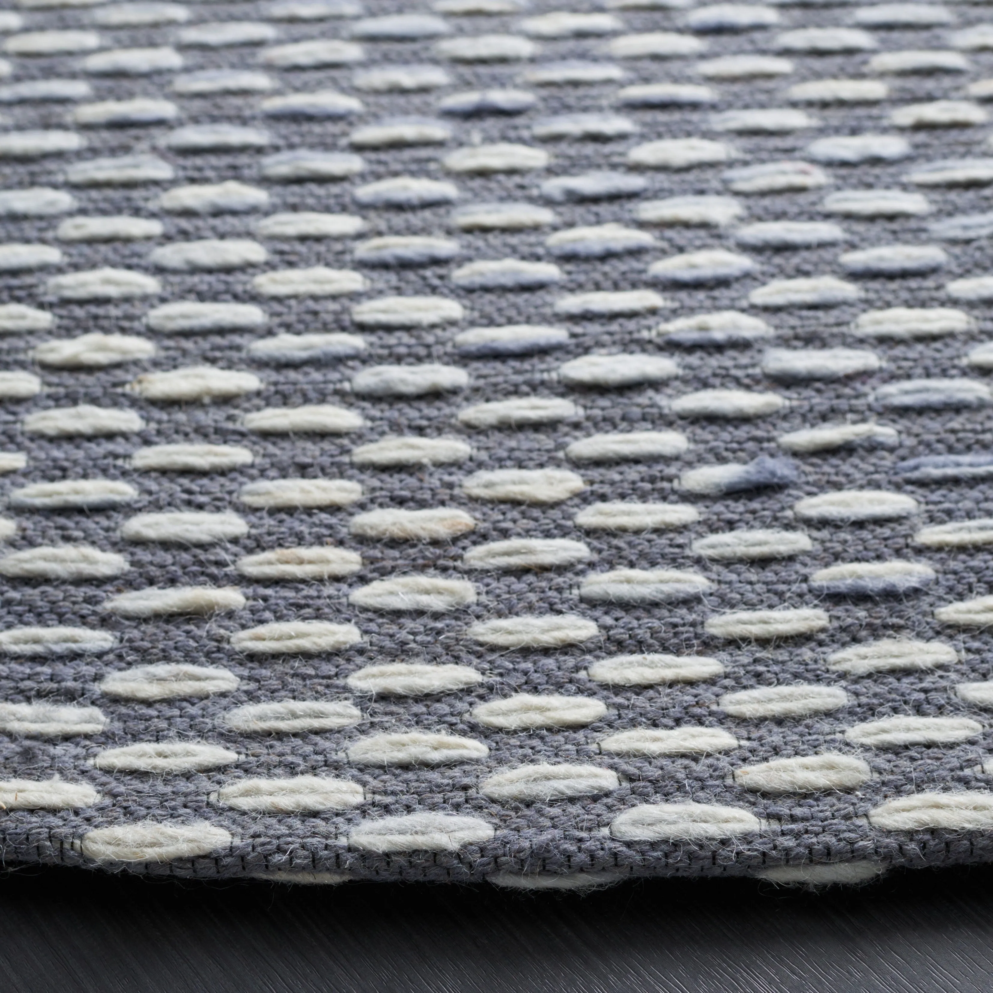 SAFAVIEH Marbella Imcke Wool Rug